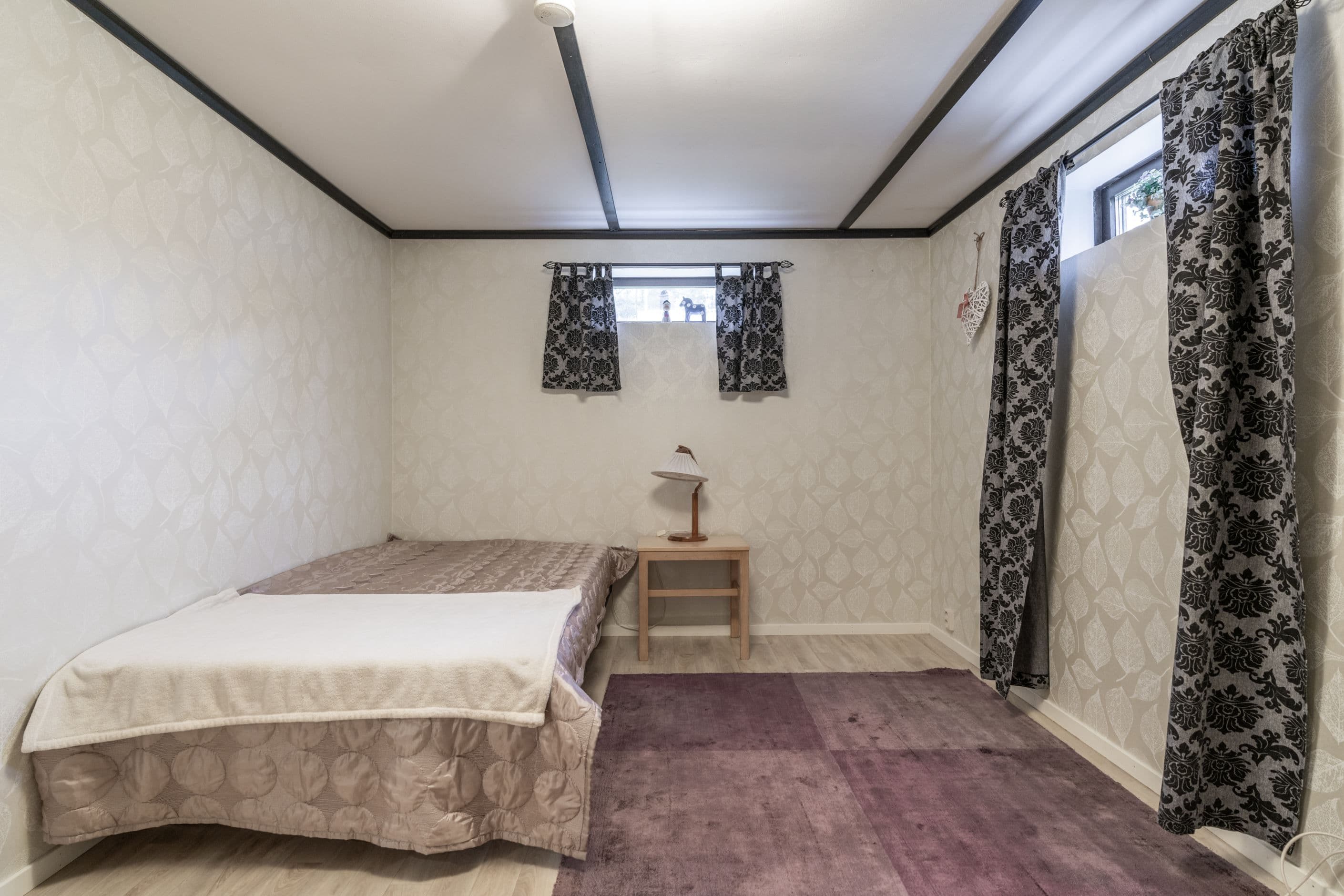 Sovrum 6 på källarplan