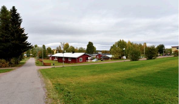 Husen sett från Starrbacksvägen