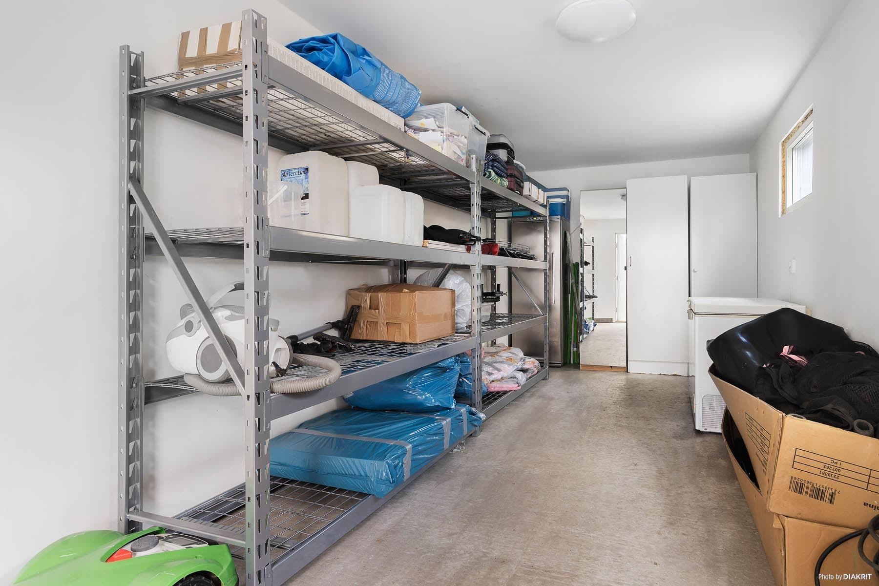 Förråd, garage