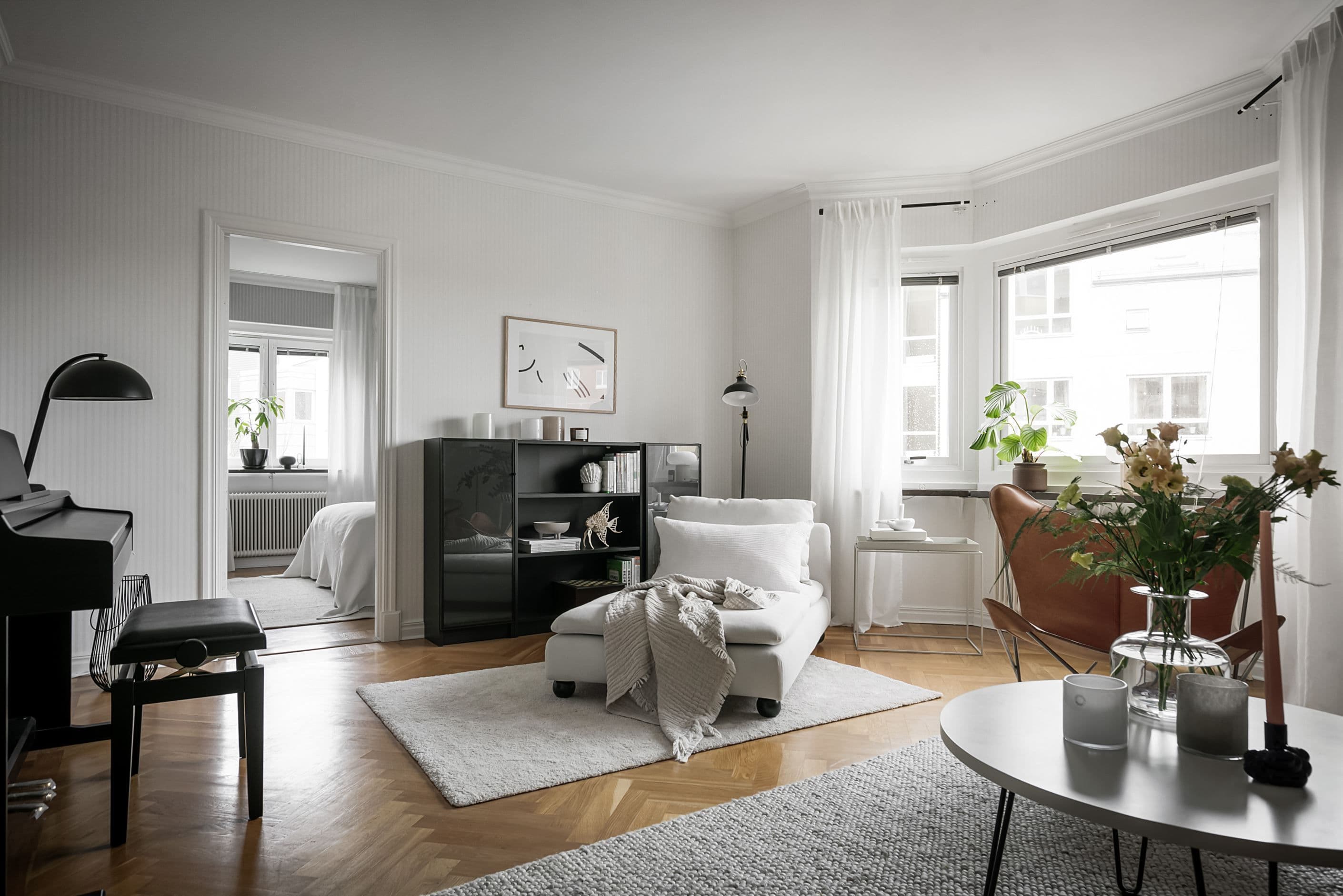 Ljuset flödar från burspråket