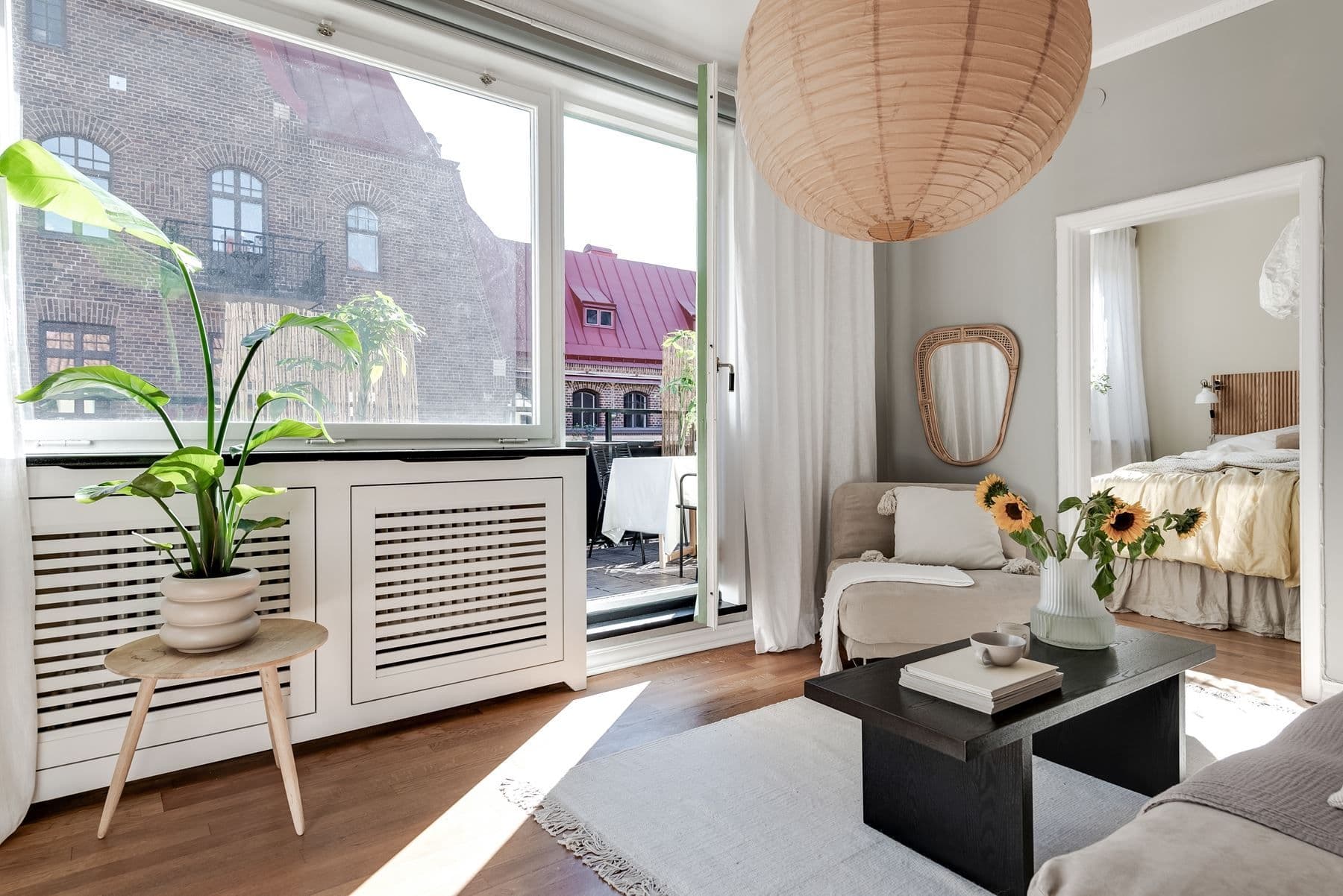 En av två entrér till takterrassen