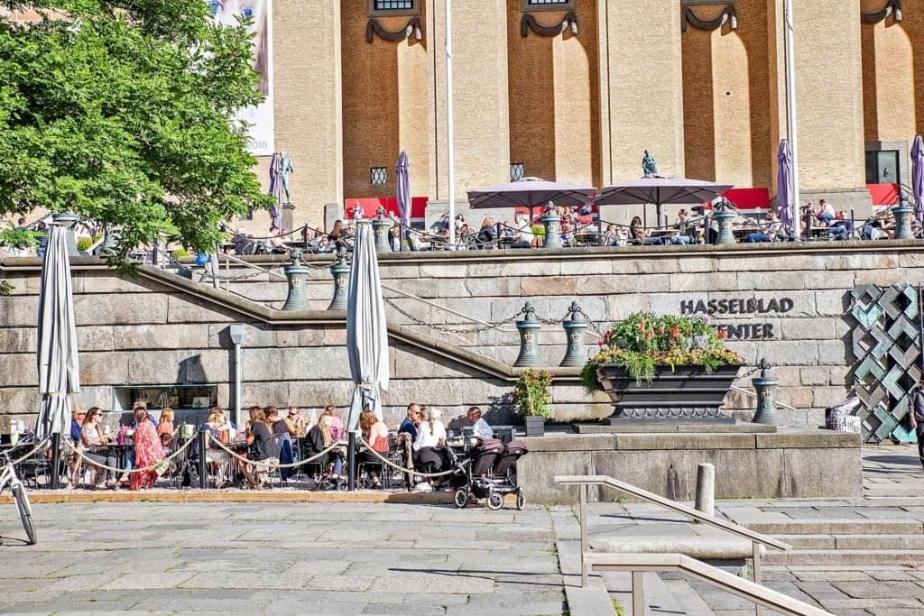 En promenad om ca 10 mnuter tar dig till Götaplatsen och Kungsportsavenyn.