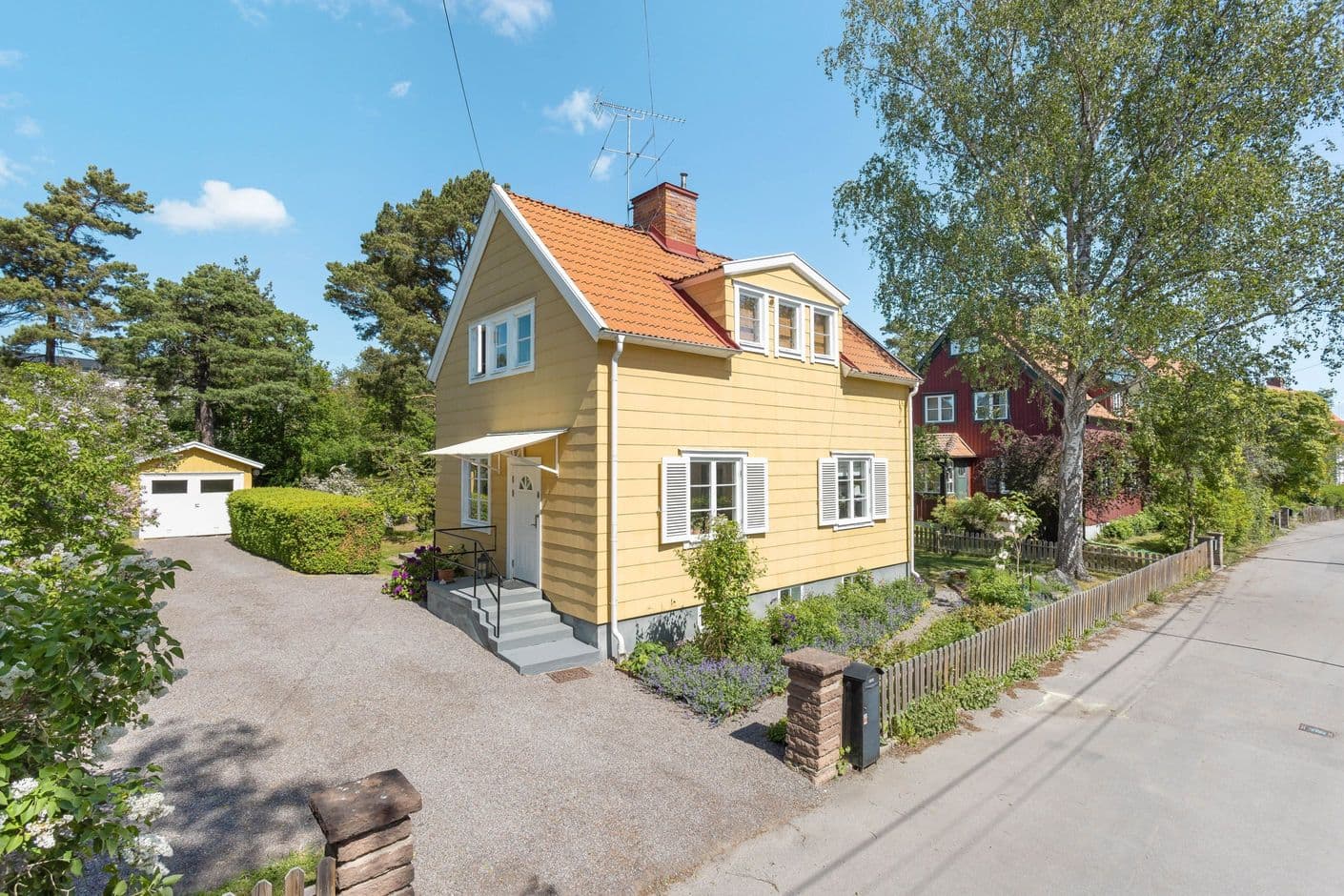 Lokattsvägen 18
