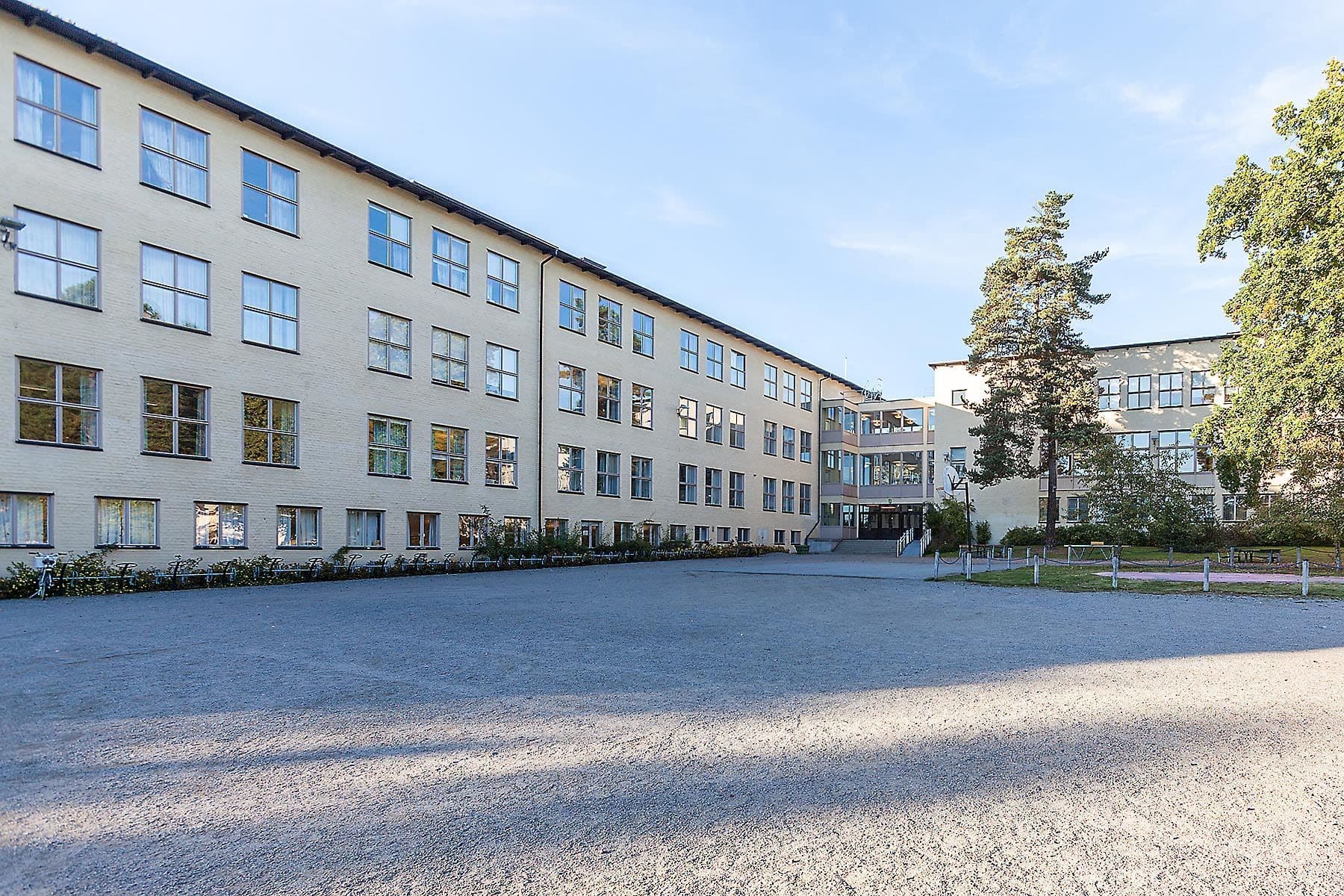Barnen går på Äppelviksskolan efter Ålsten