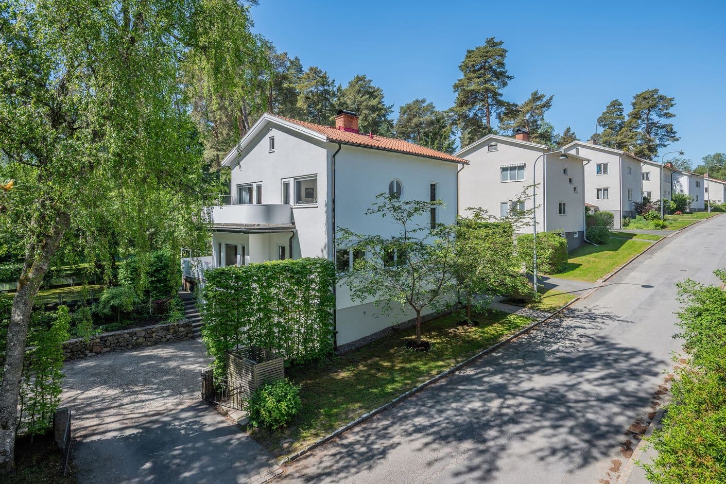 Egron Lundgrens väg 1