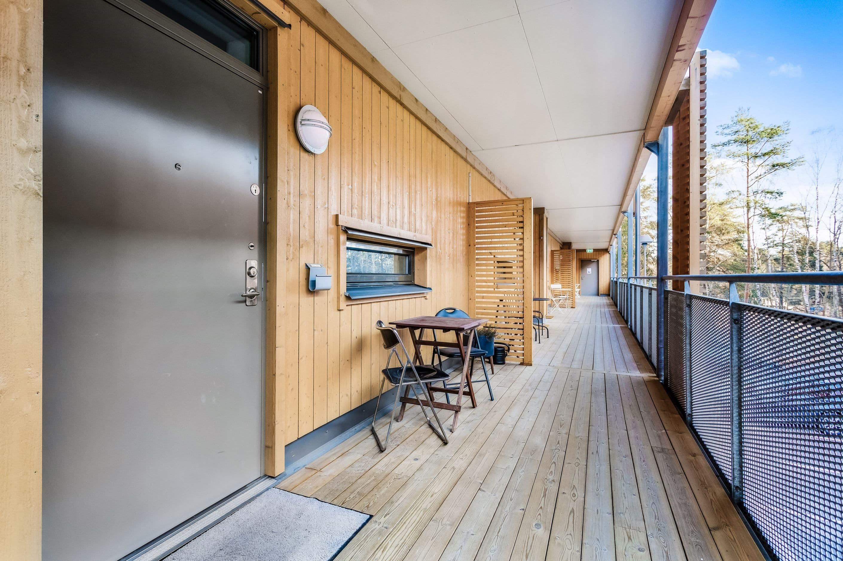 Möjligt att disponera uteplats utanför entrén