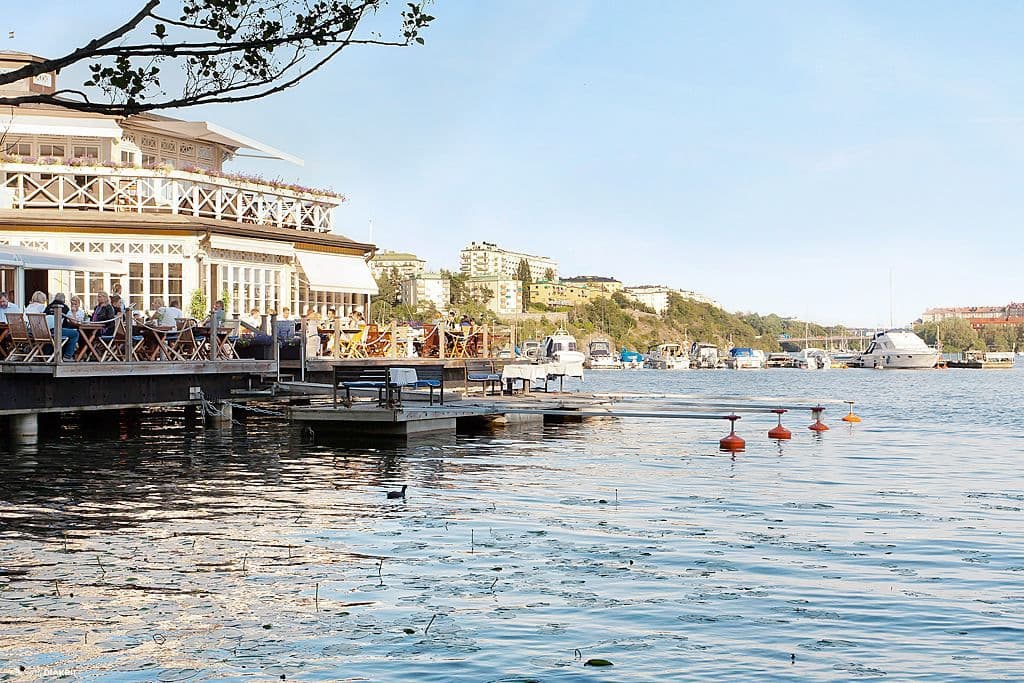 Sjöpaviljongen invid Alviks Torg