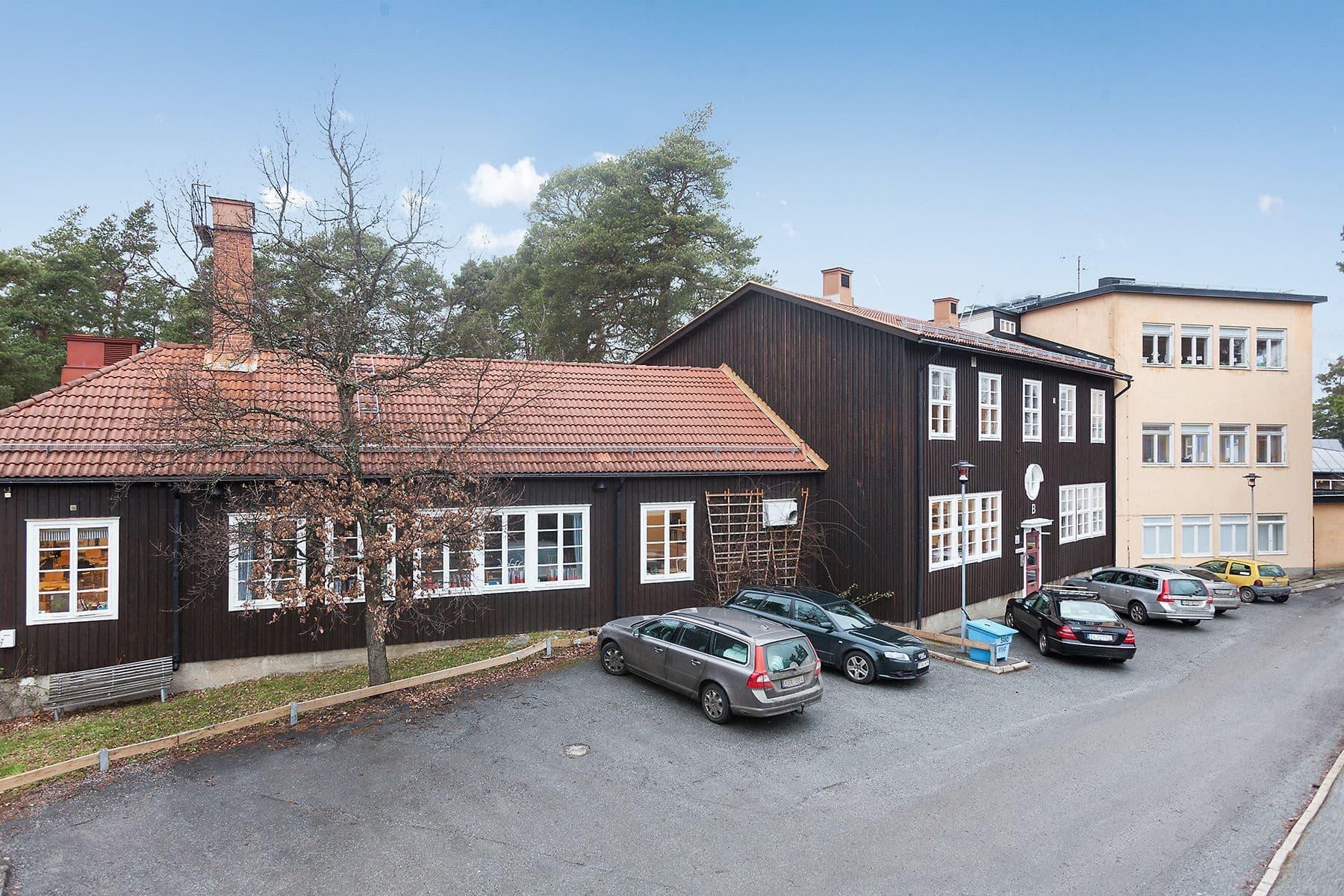 Smedslättsskolan på kort gångavstånd