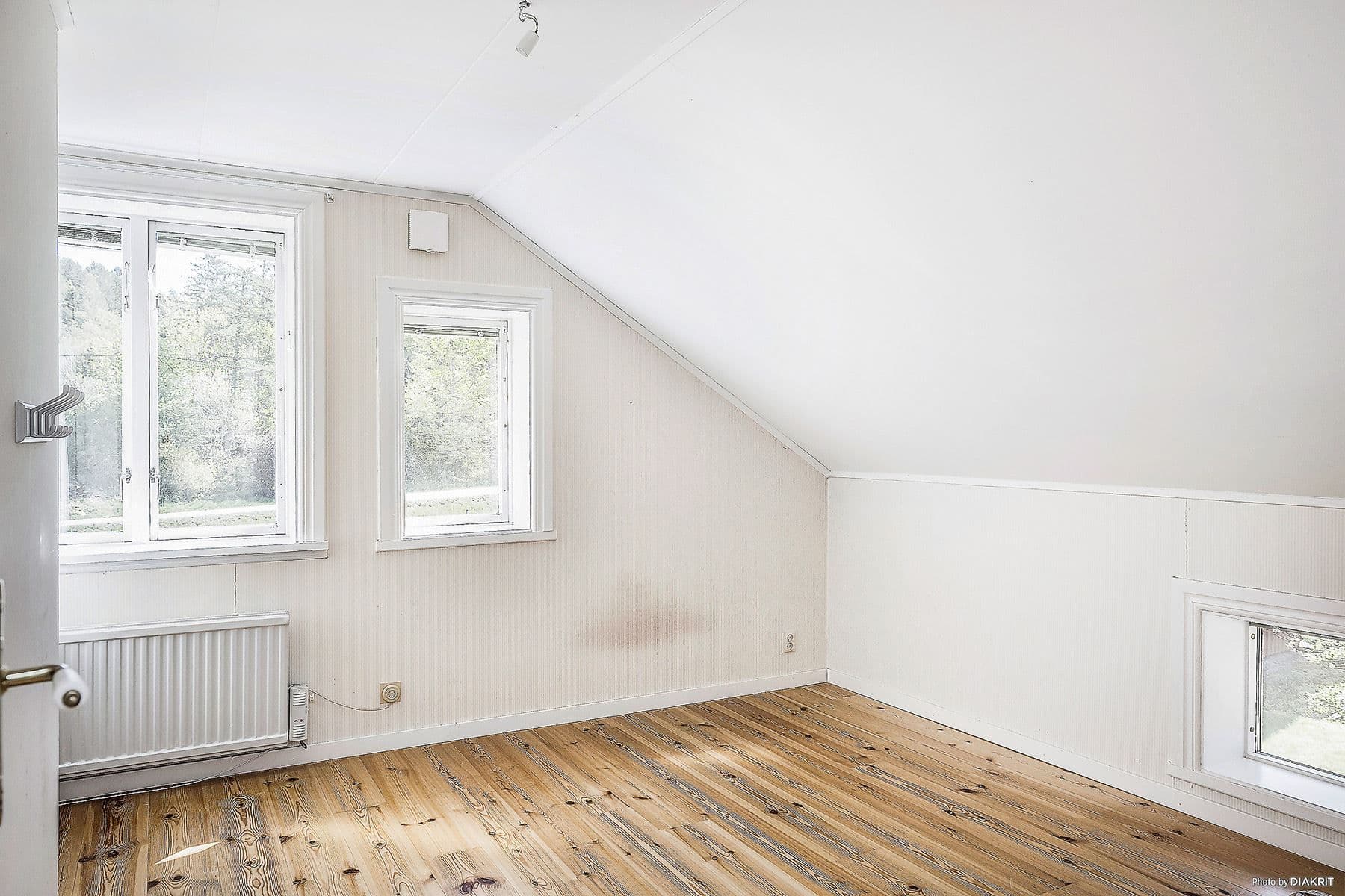 Sovrum nummer två på övre plan