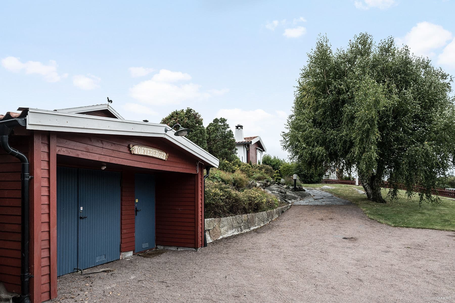 Bra med förvaring i garaget.