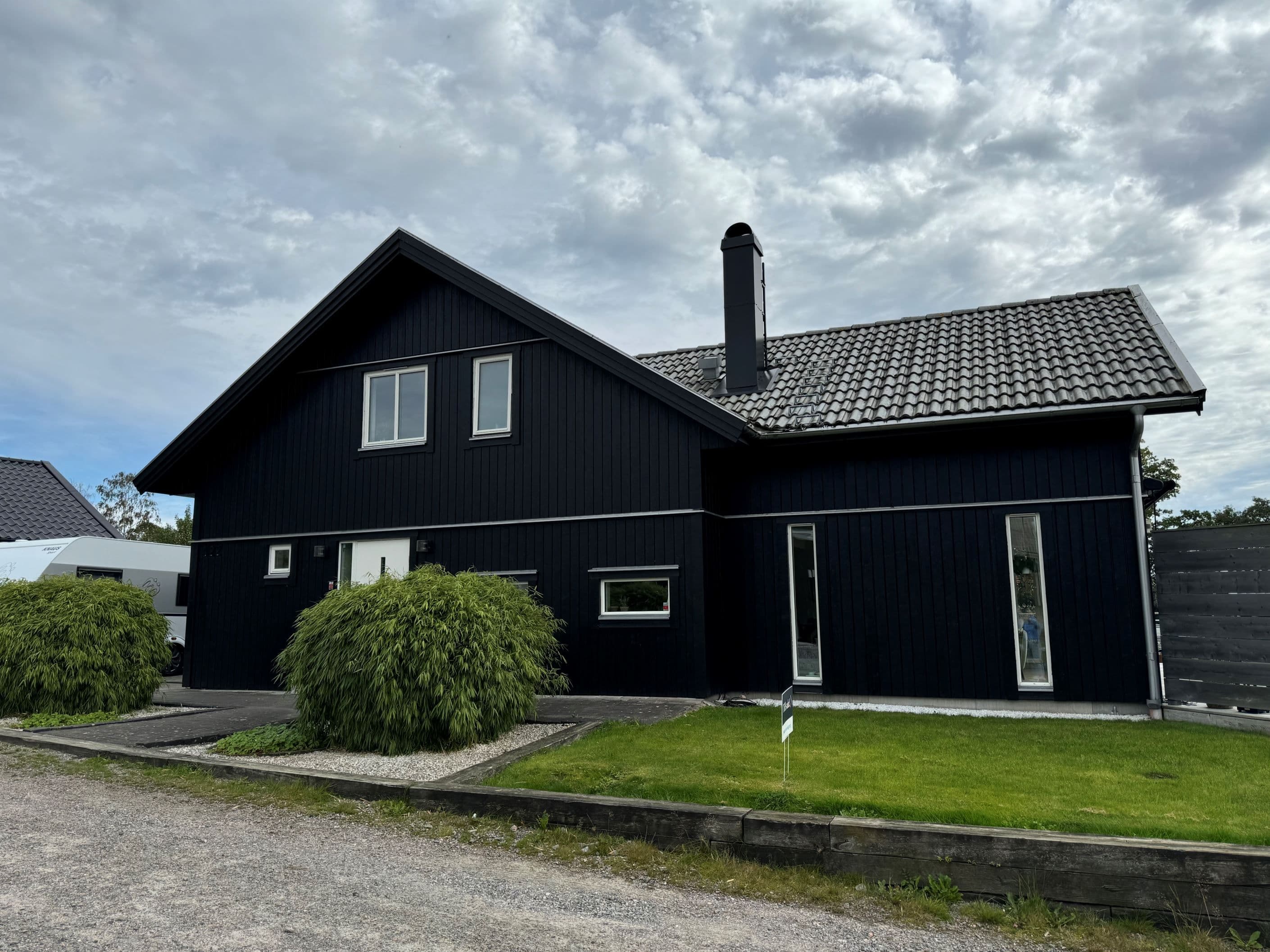 Välkomna till ett mycket fint hus nära älven.