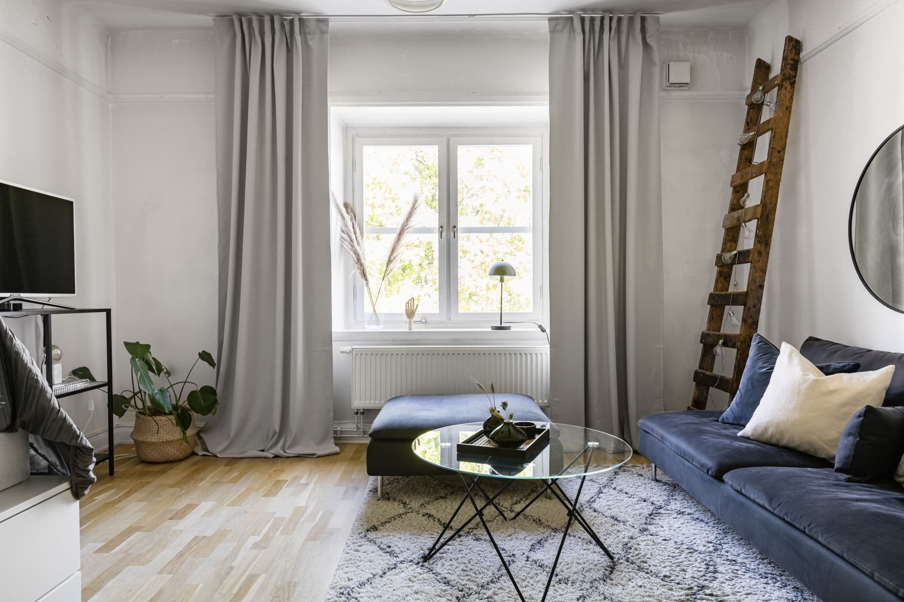Utsikt mot lummig grönska