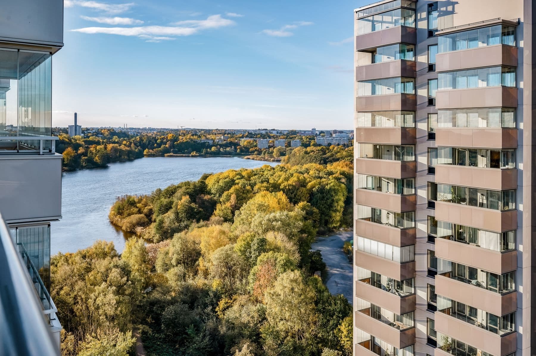 Råstasjön runt hörnet