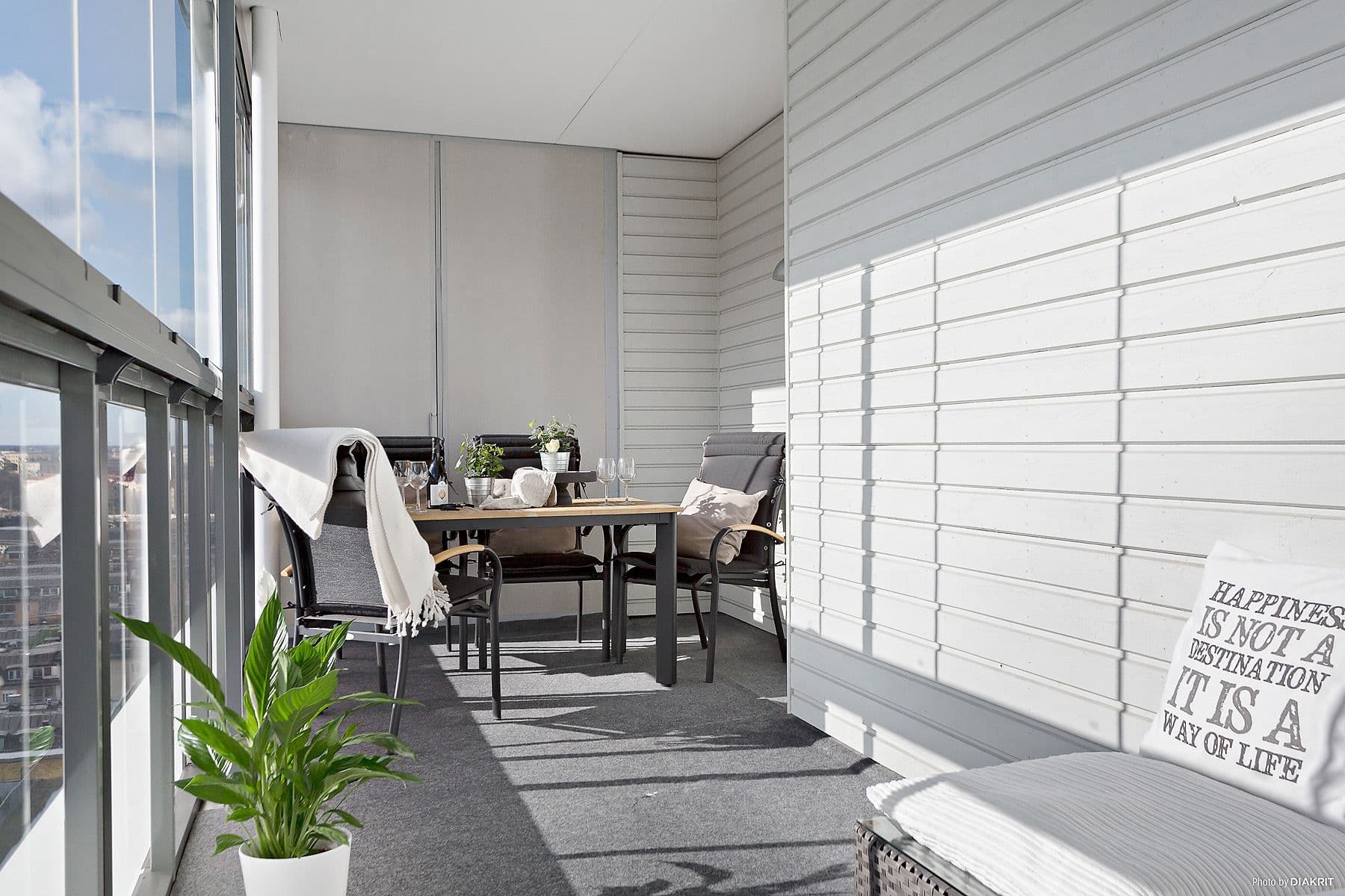 Plats för flera möbelgrupper