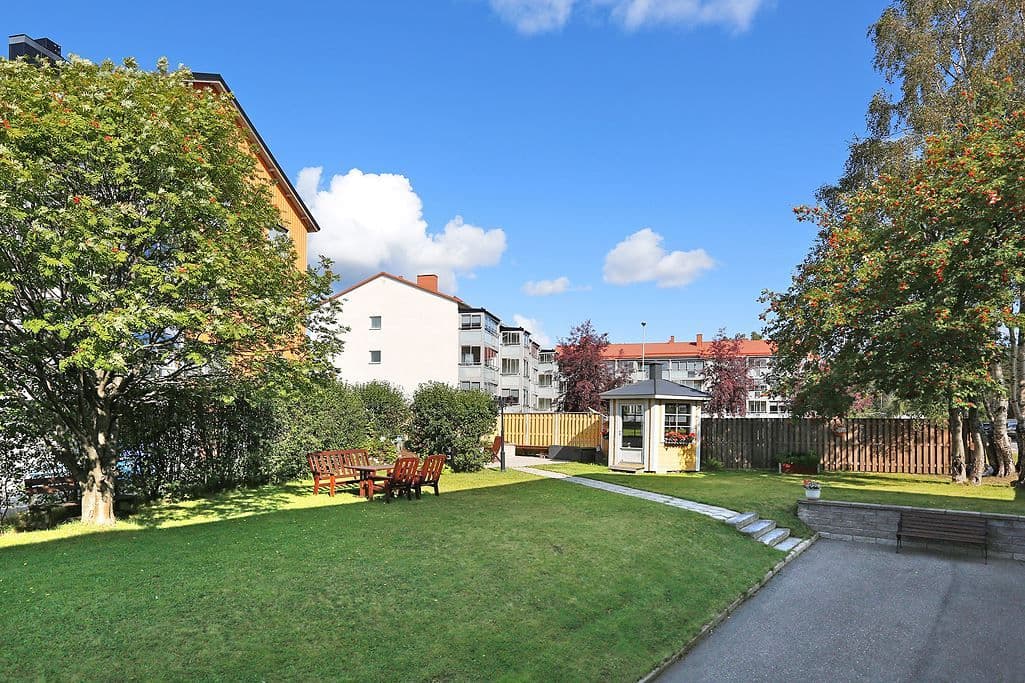 Föreningens grillplats och lusthus på gården