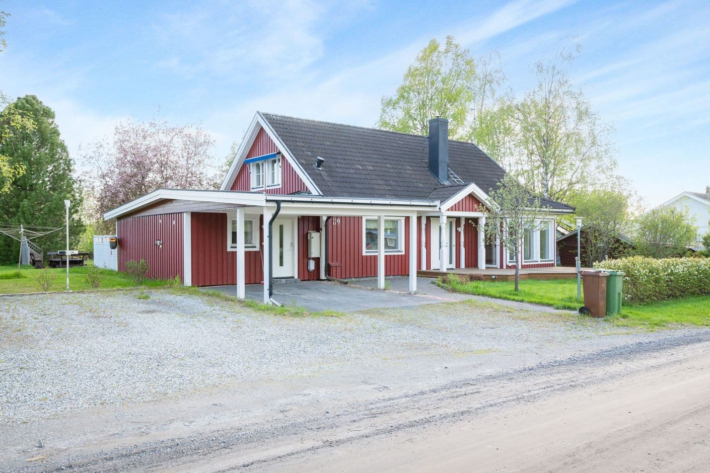 Hedbackavägen 115 & 119