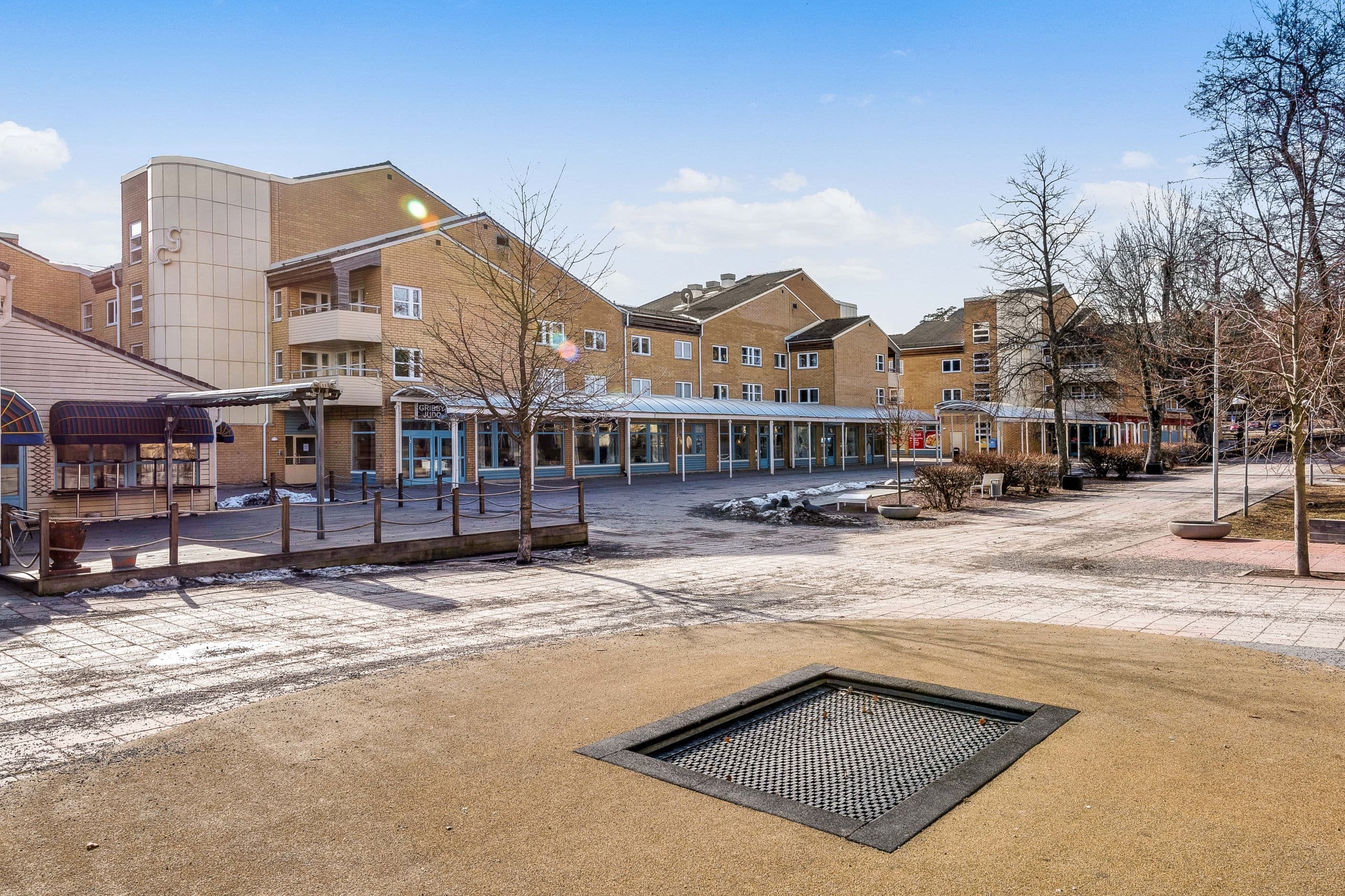 Gribbylunds centrum 2