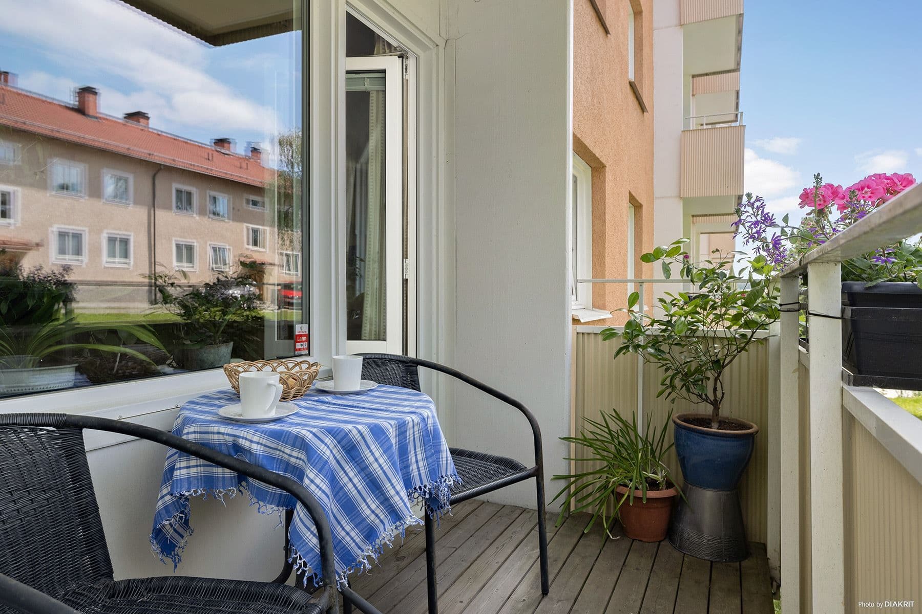 Trivsam balkong med fint solläge
