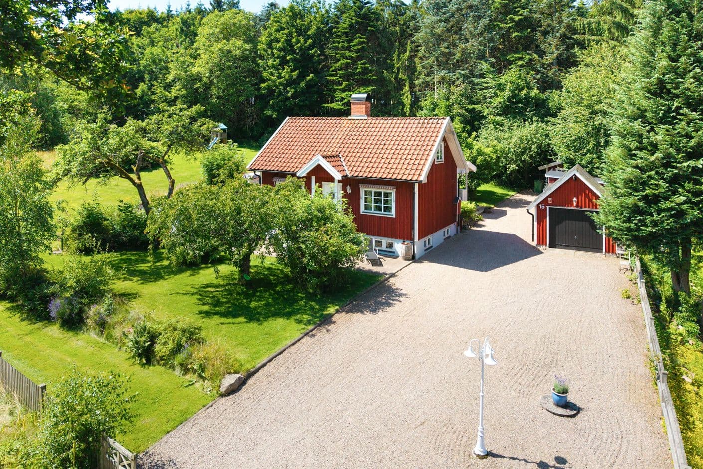 Postridarens väg 15
