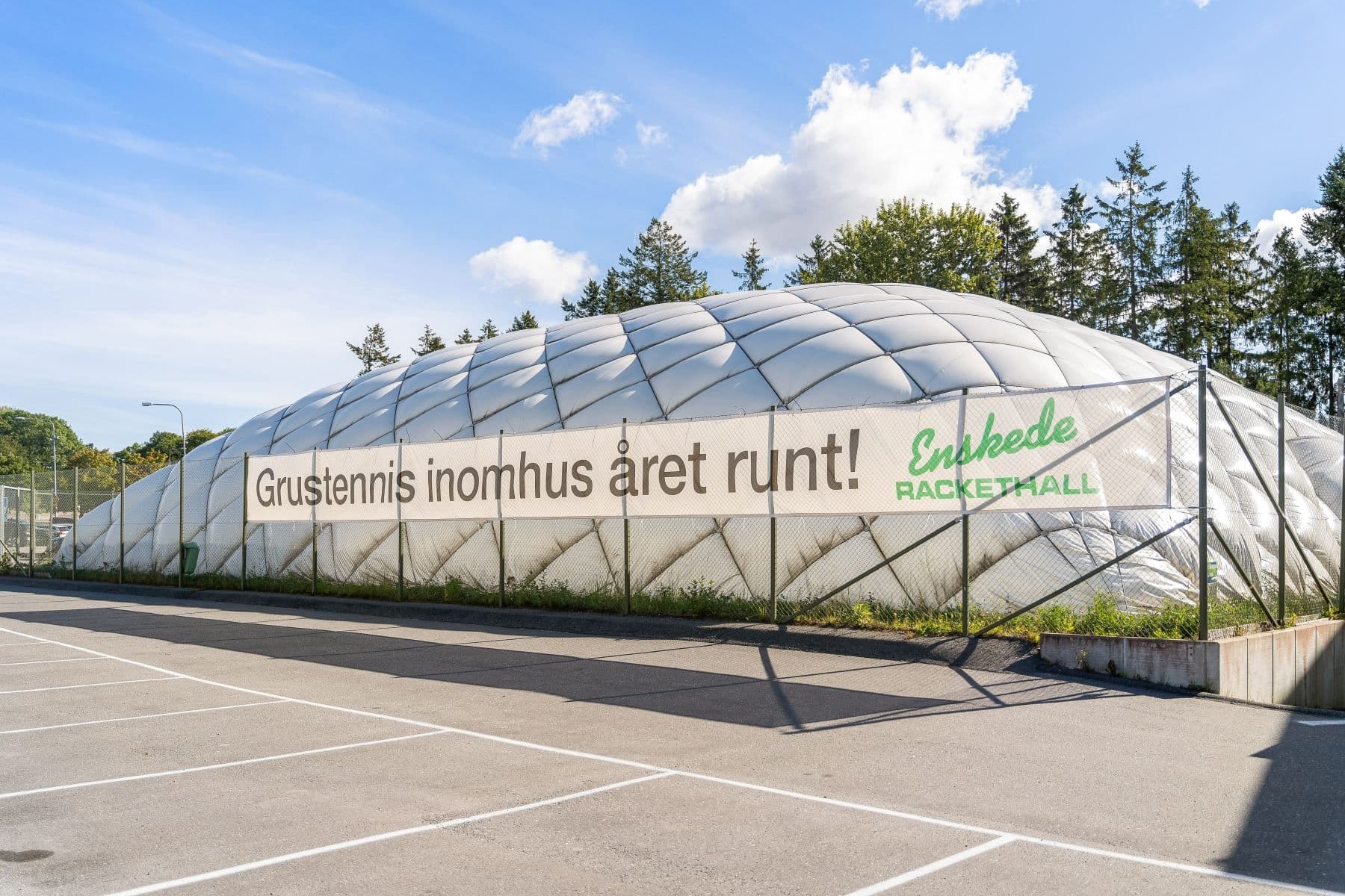Enskede rackethall med bl.a. tennis och badminton