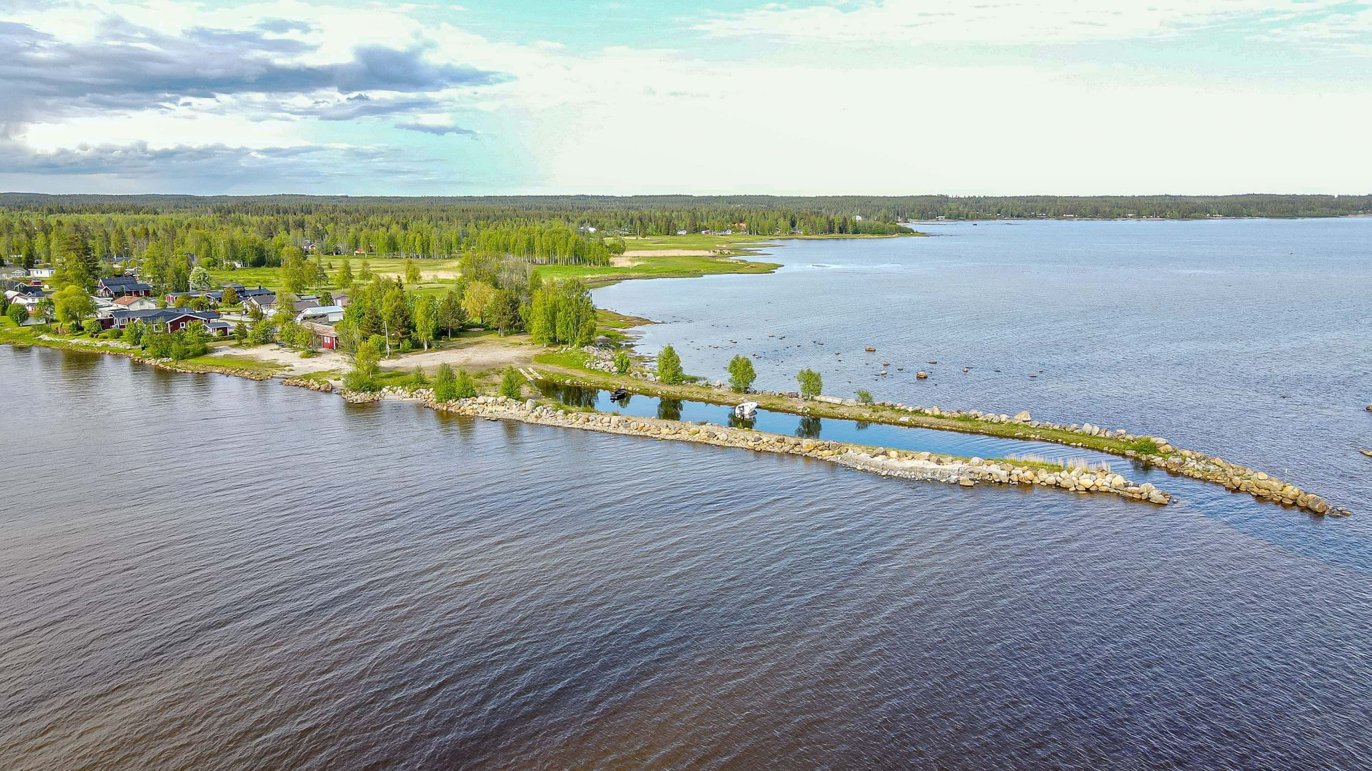Badstrand - Lillskärsudden, 600m bort.