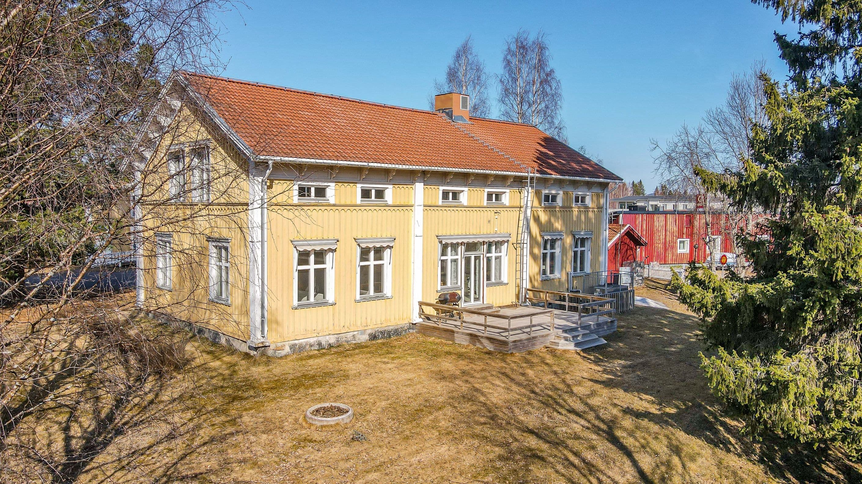 Uteplats Huvudbyggnad