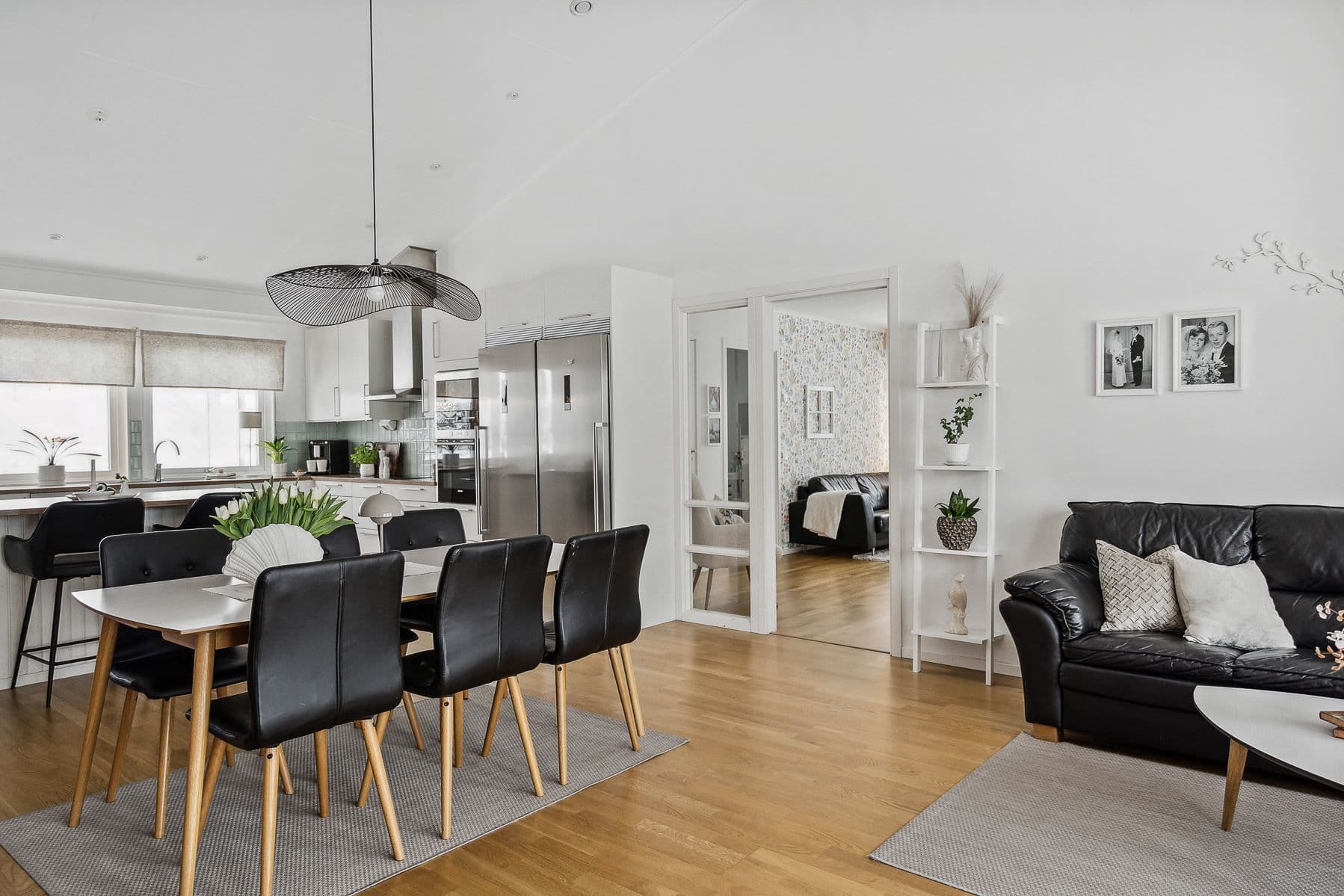Vardagsrum med salongsdel
