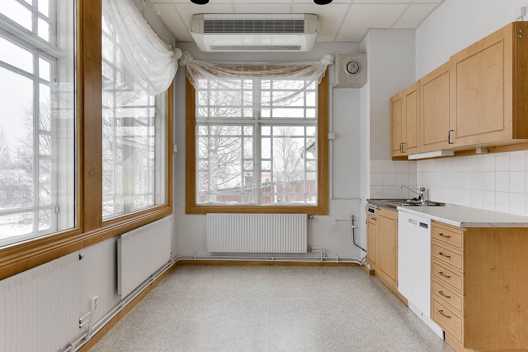 Hall övervåning - huvudbyggnad