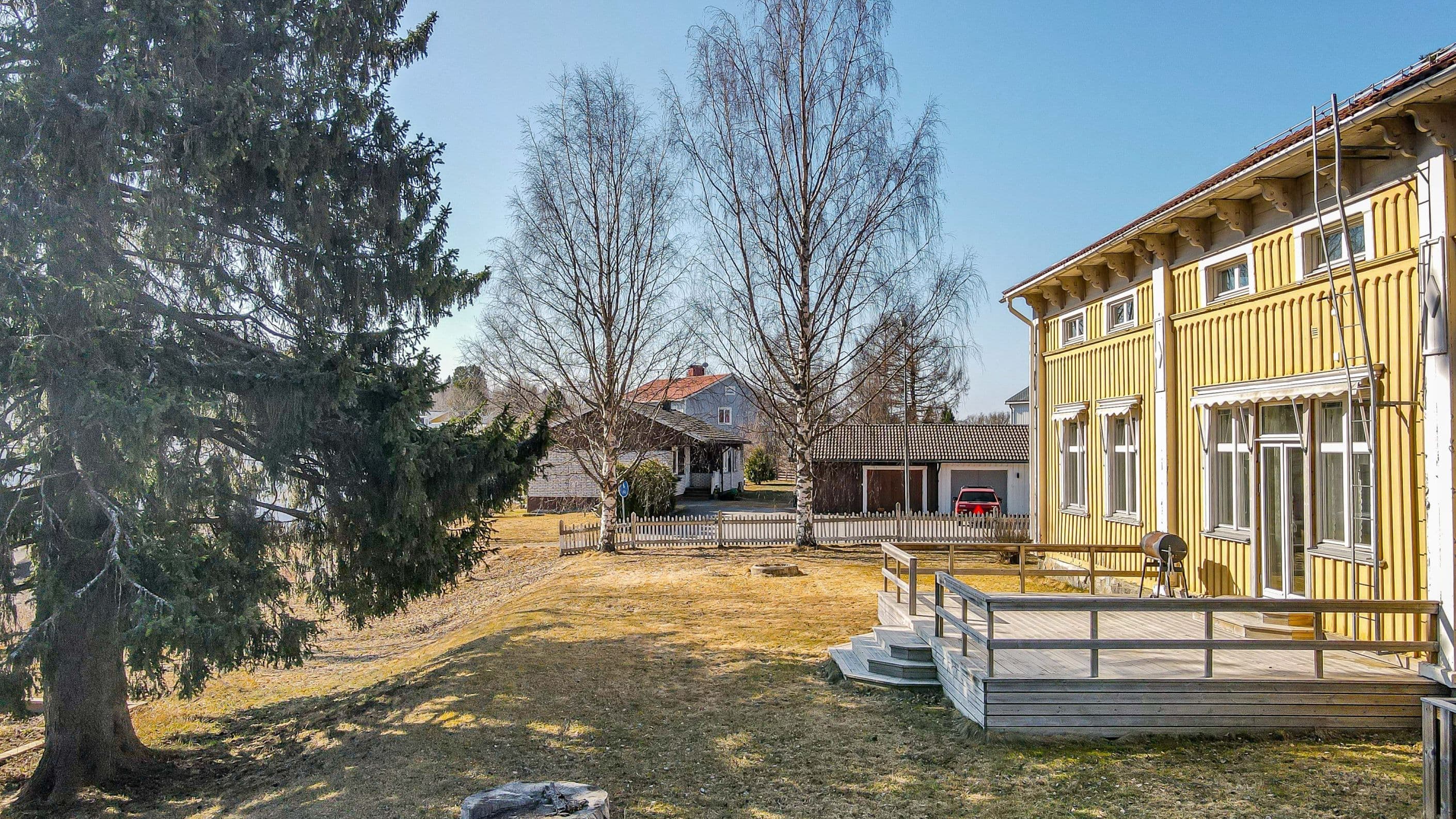 Uteplats Huvudbyggnad