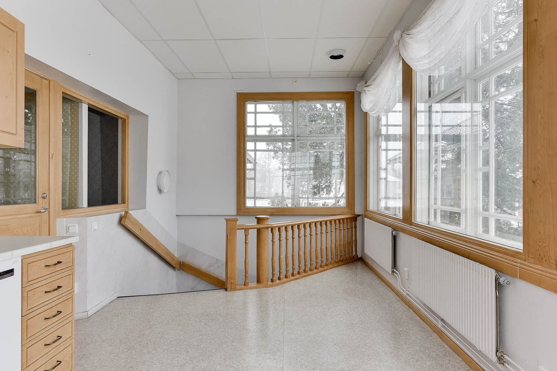 Hall övervåning - huvudbyggnad