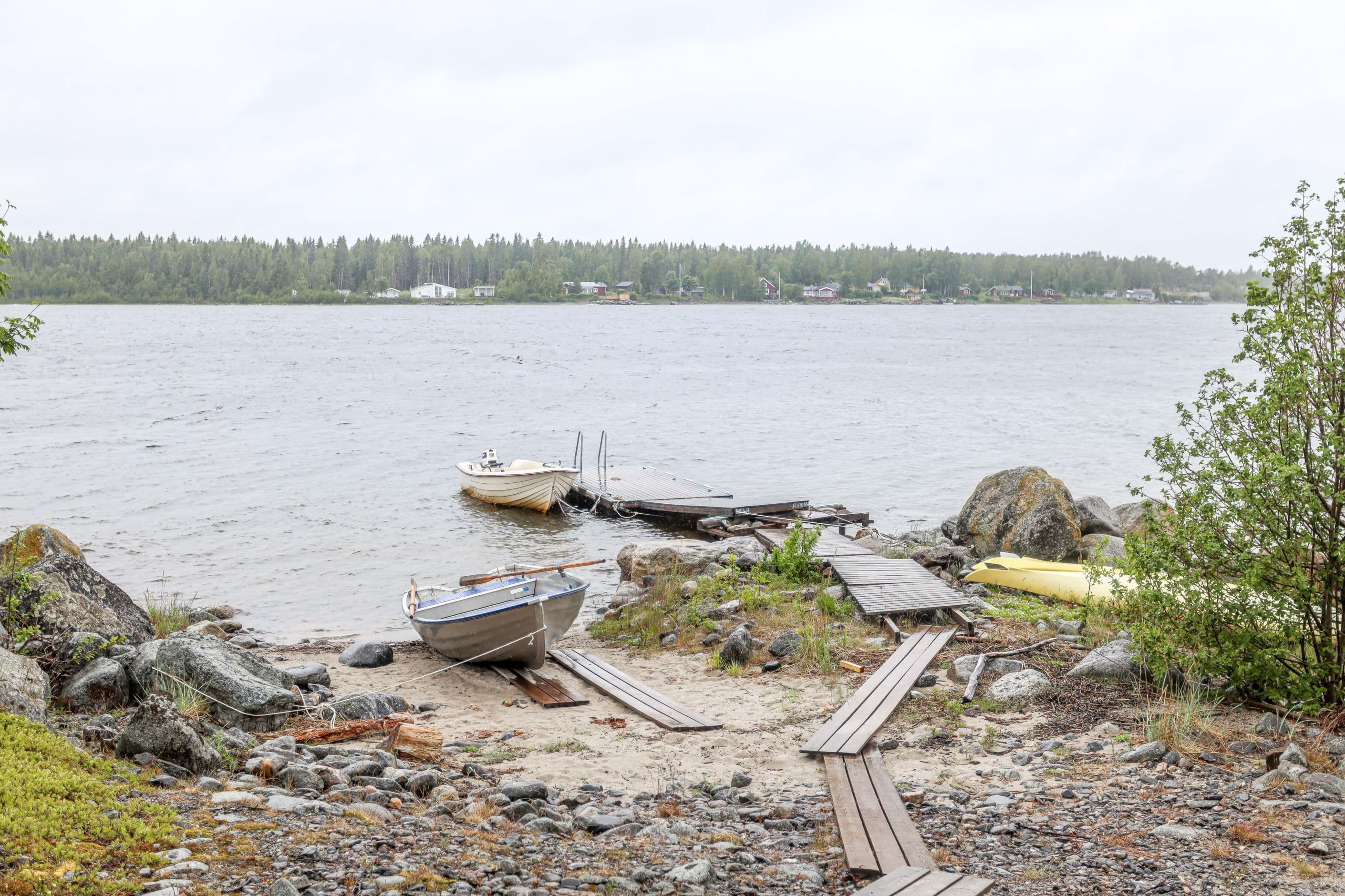 Nere vid bryggan/badplatsen