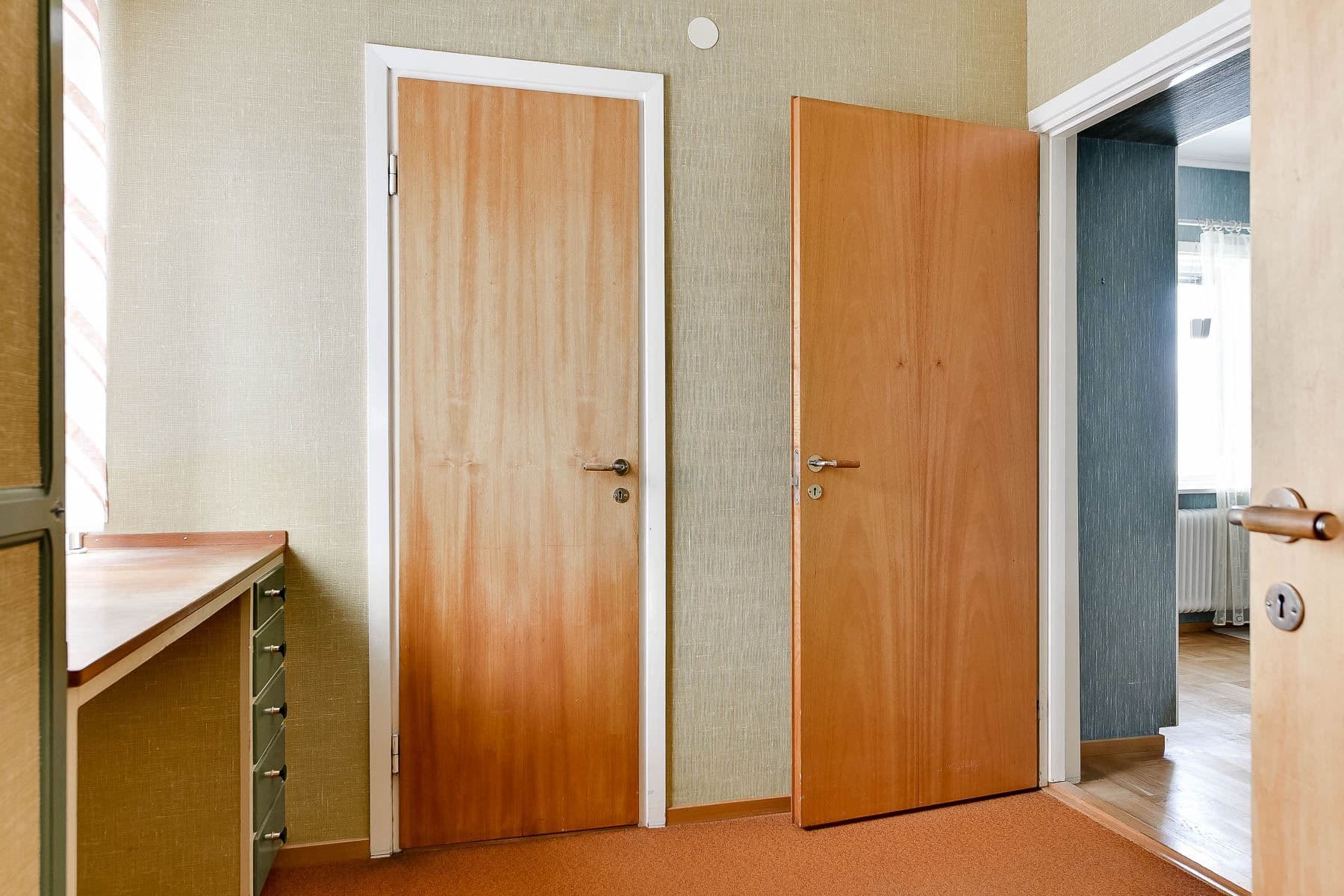 Hall i lägenhet på bottenplan