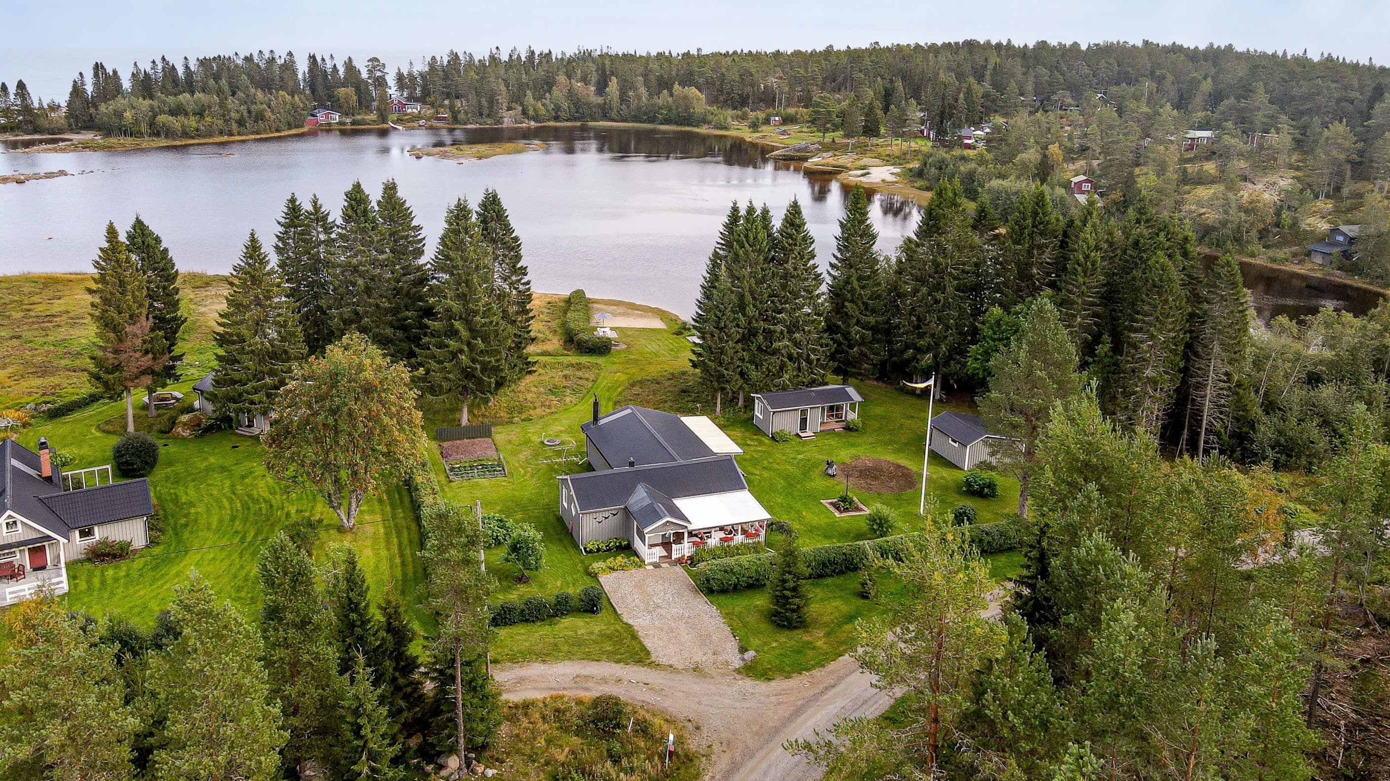 Vy över fritidshuset