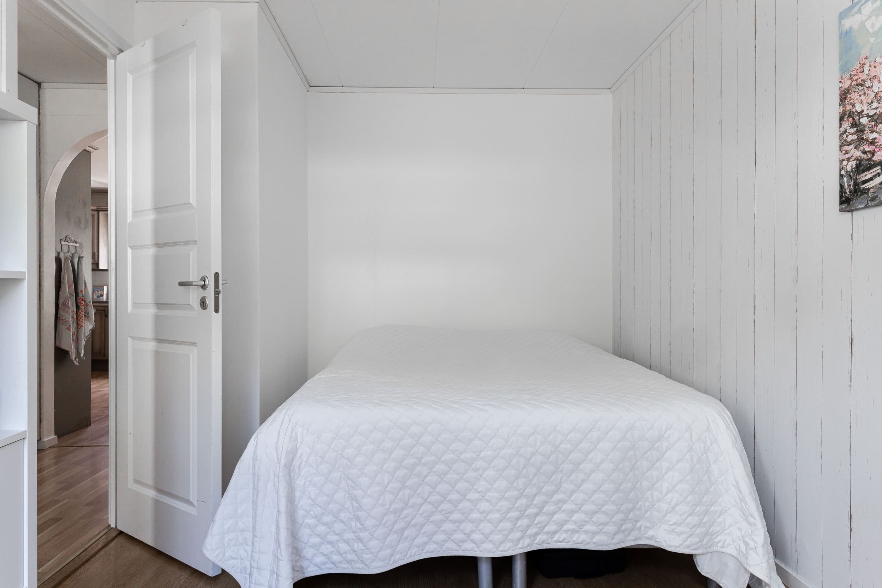 Plats för bredare säng.