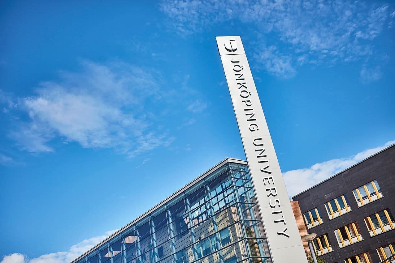 10 minuters cykel till Högskolan/JU.