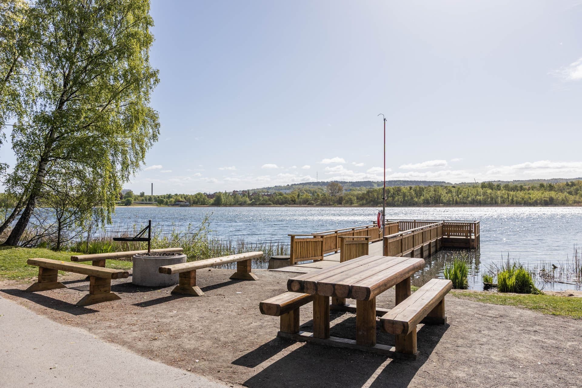Nära Rocksjöns motionsspår och möjlighet att fika