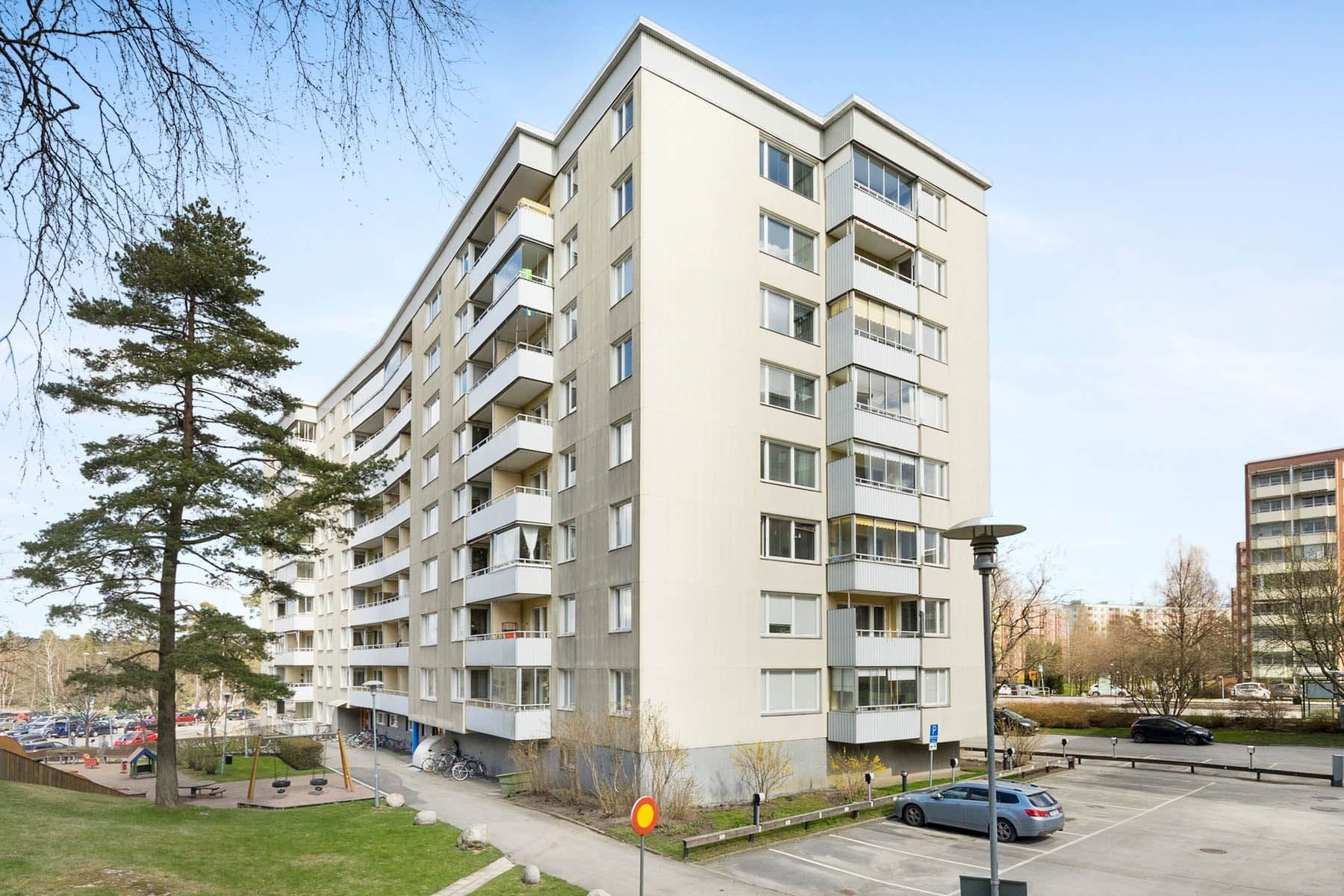 Fasadbild mot balkong