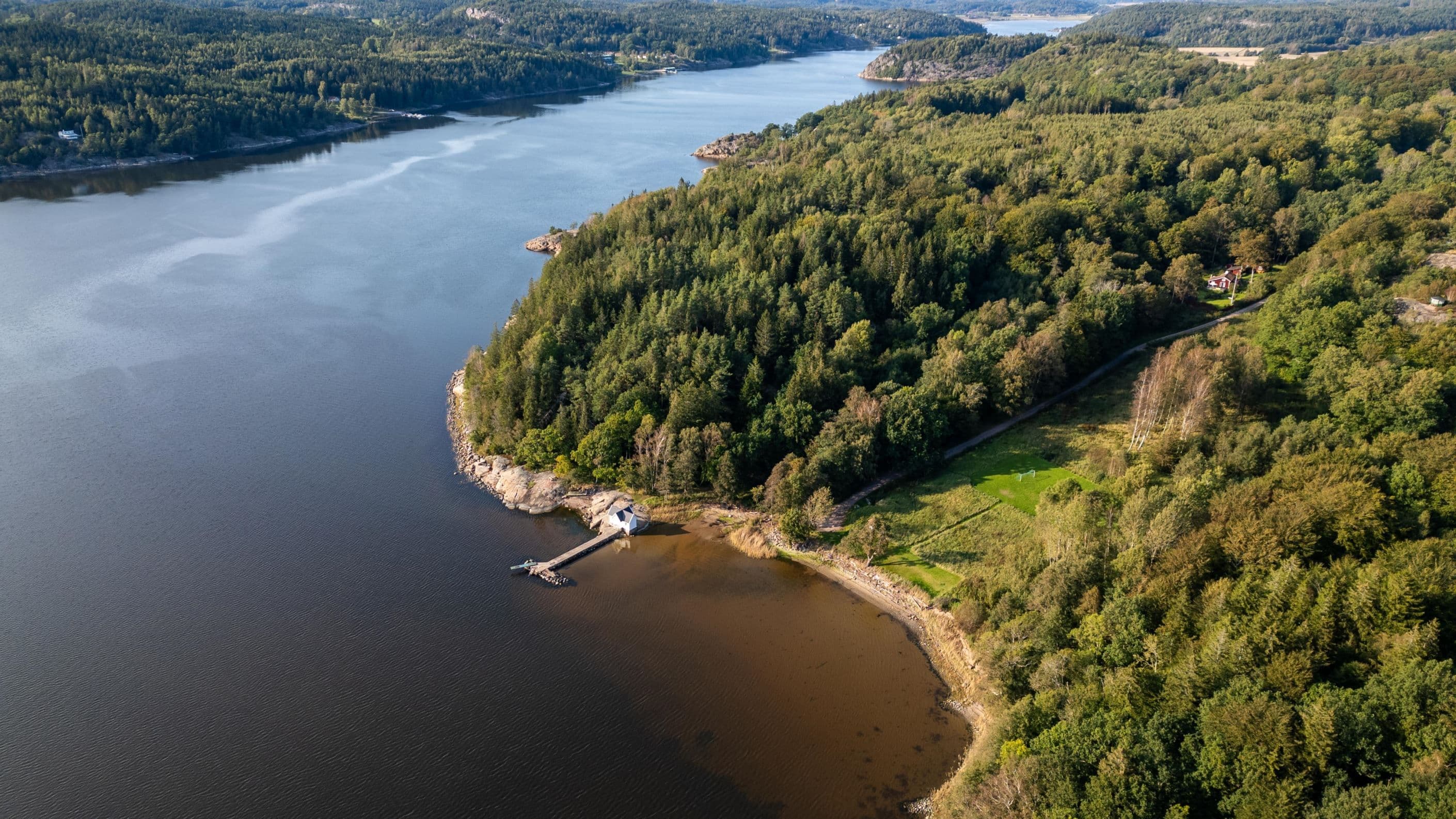 Badplats med bastuklubb