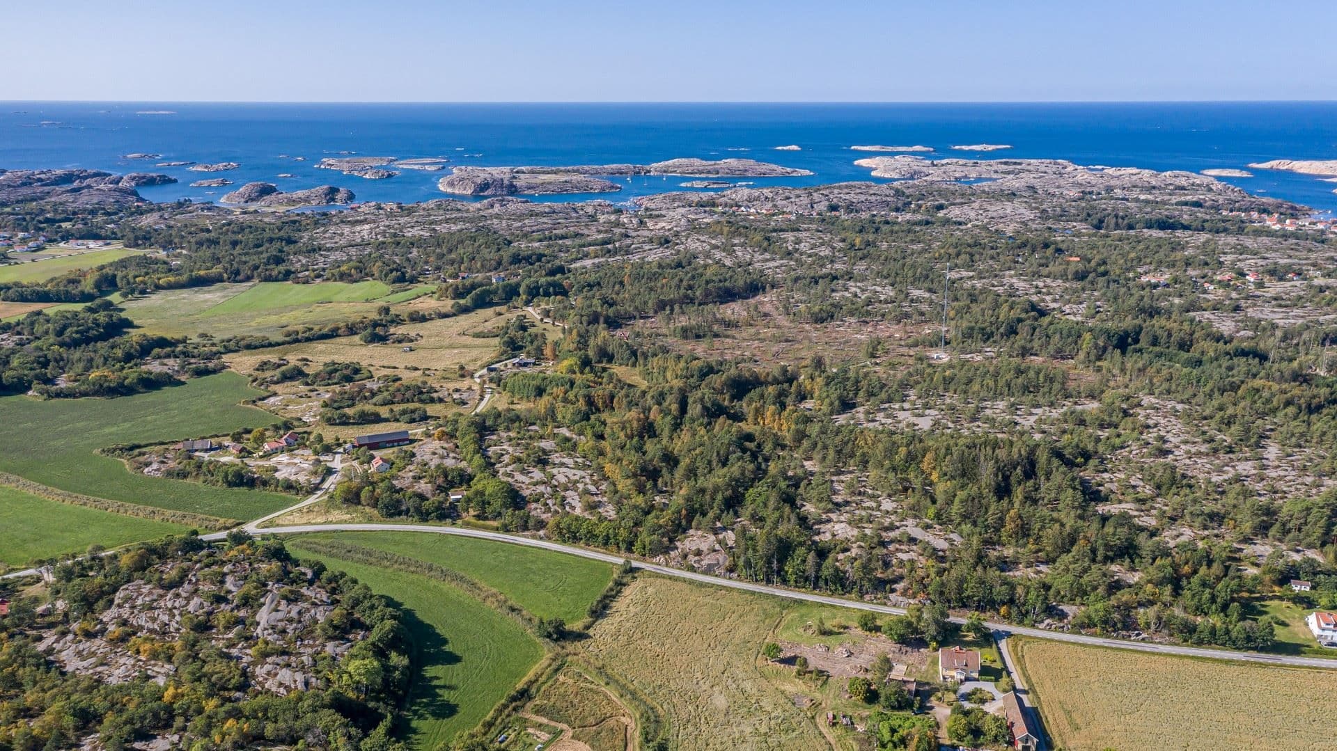 Närområde i fastighetens södra gräns