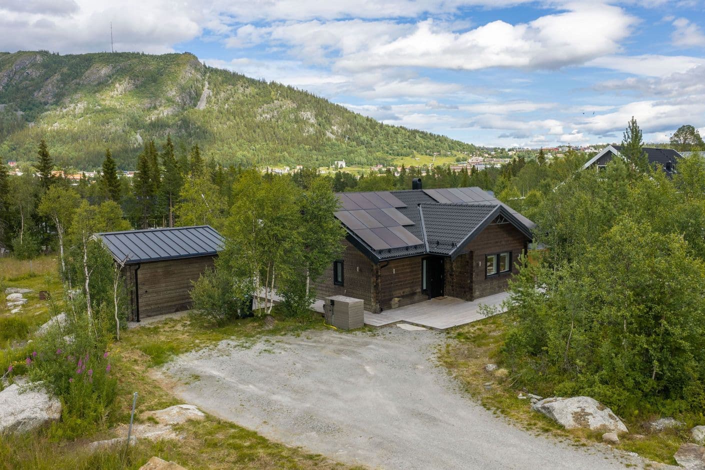 Sjösvängen 8