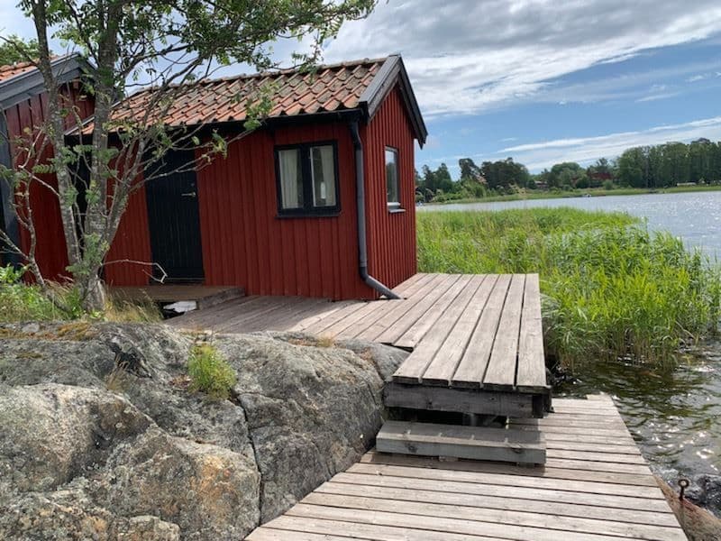 Sjöbod med soldäck på tomten s:13