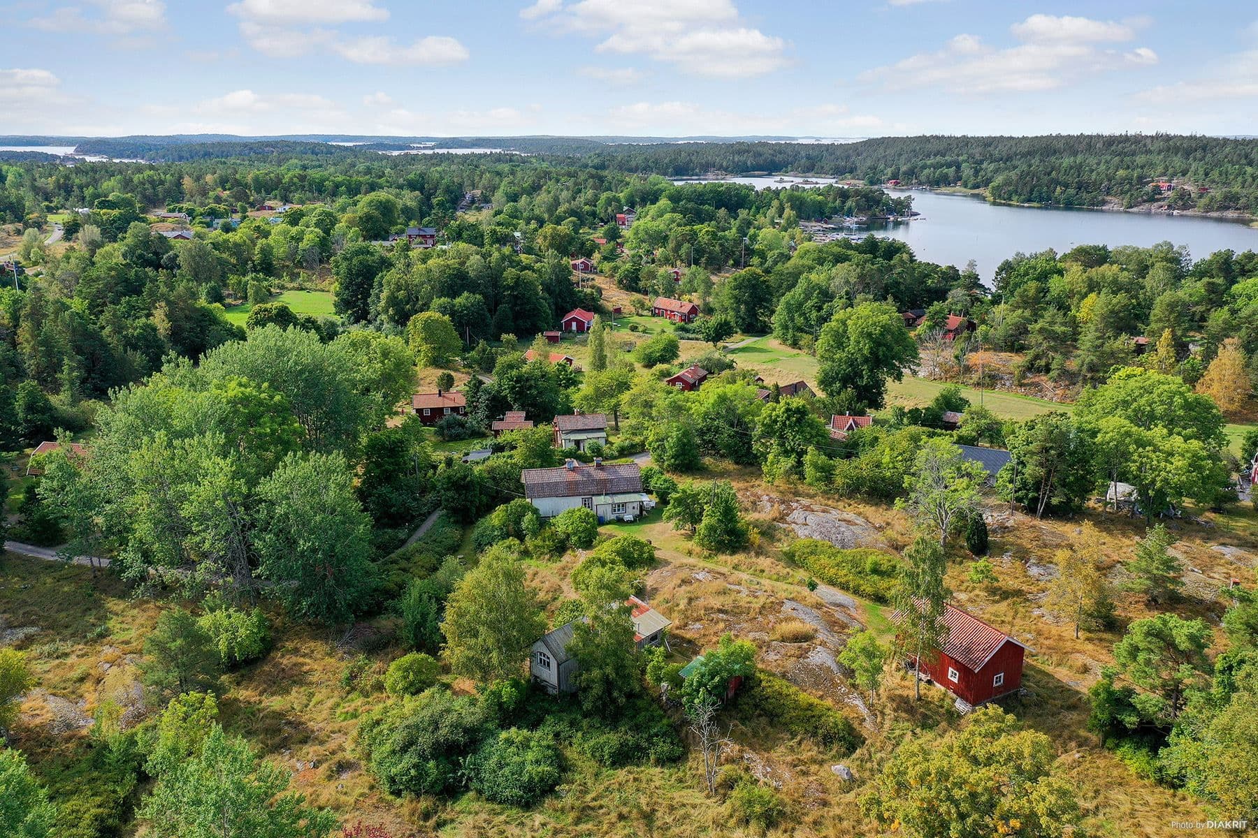 Gårdsfastighet på vackra Runmarö