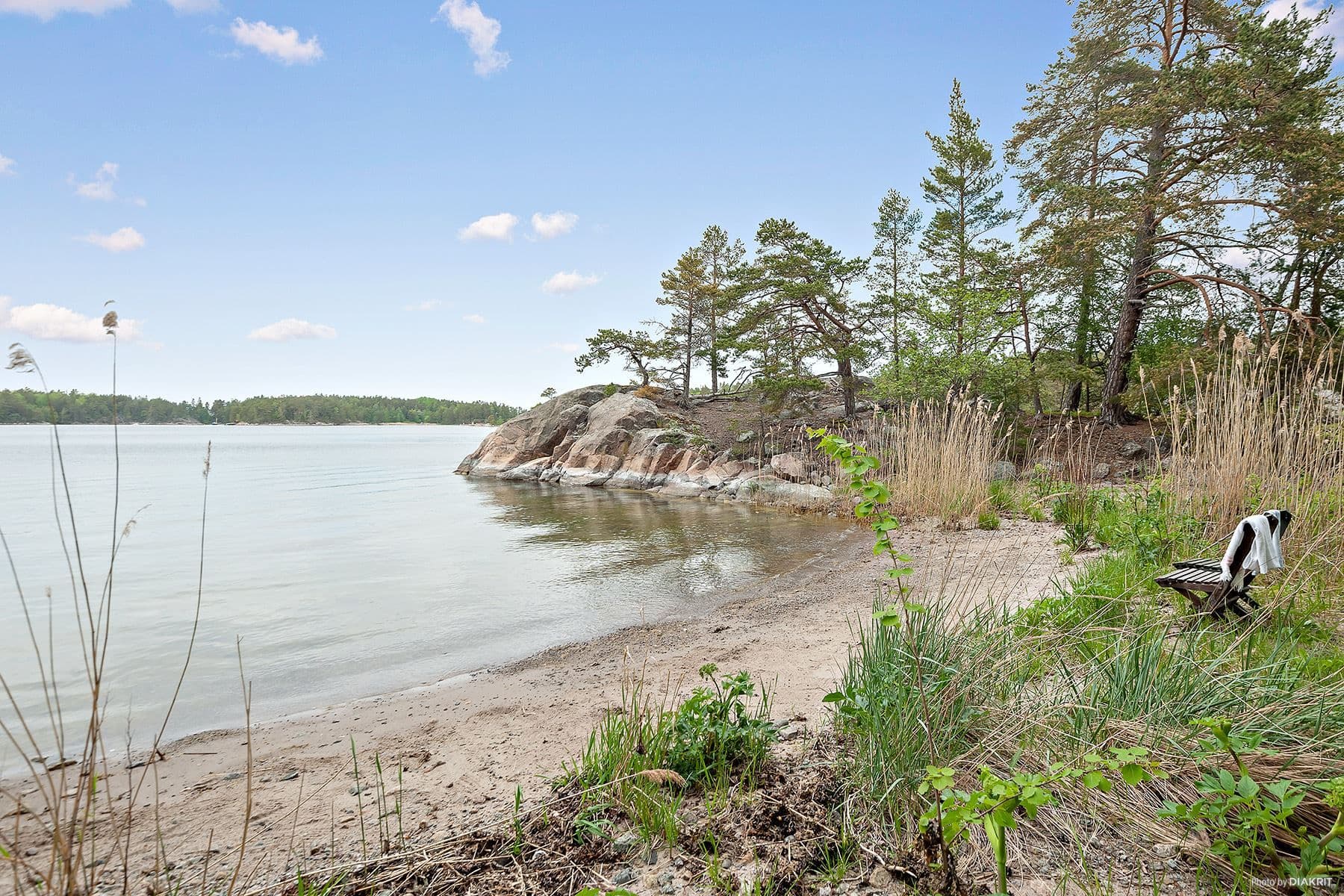 Umgås på strand och bergsklippor