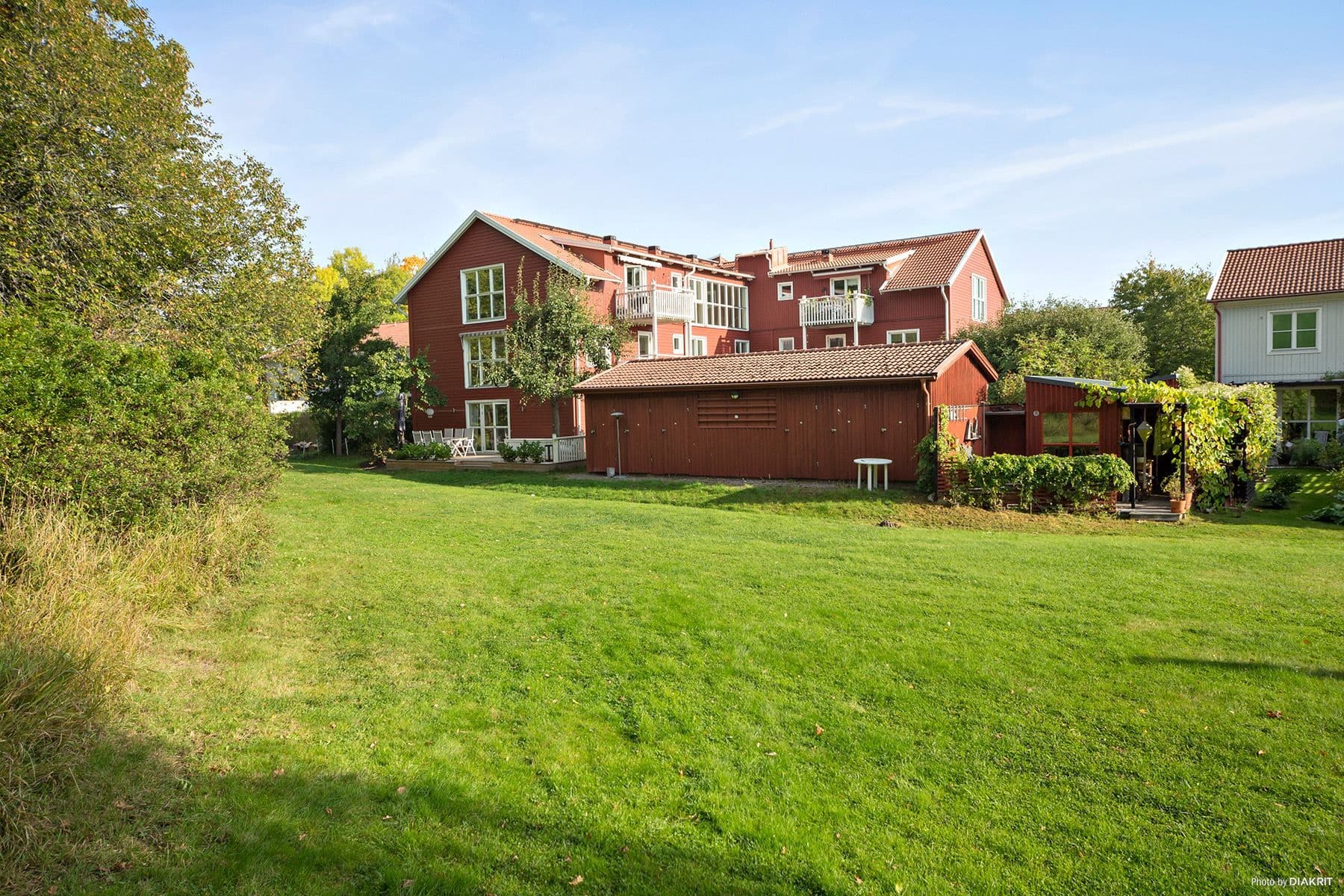 Stora plana gräsmattor invid Engelska parken