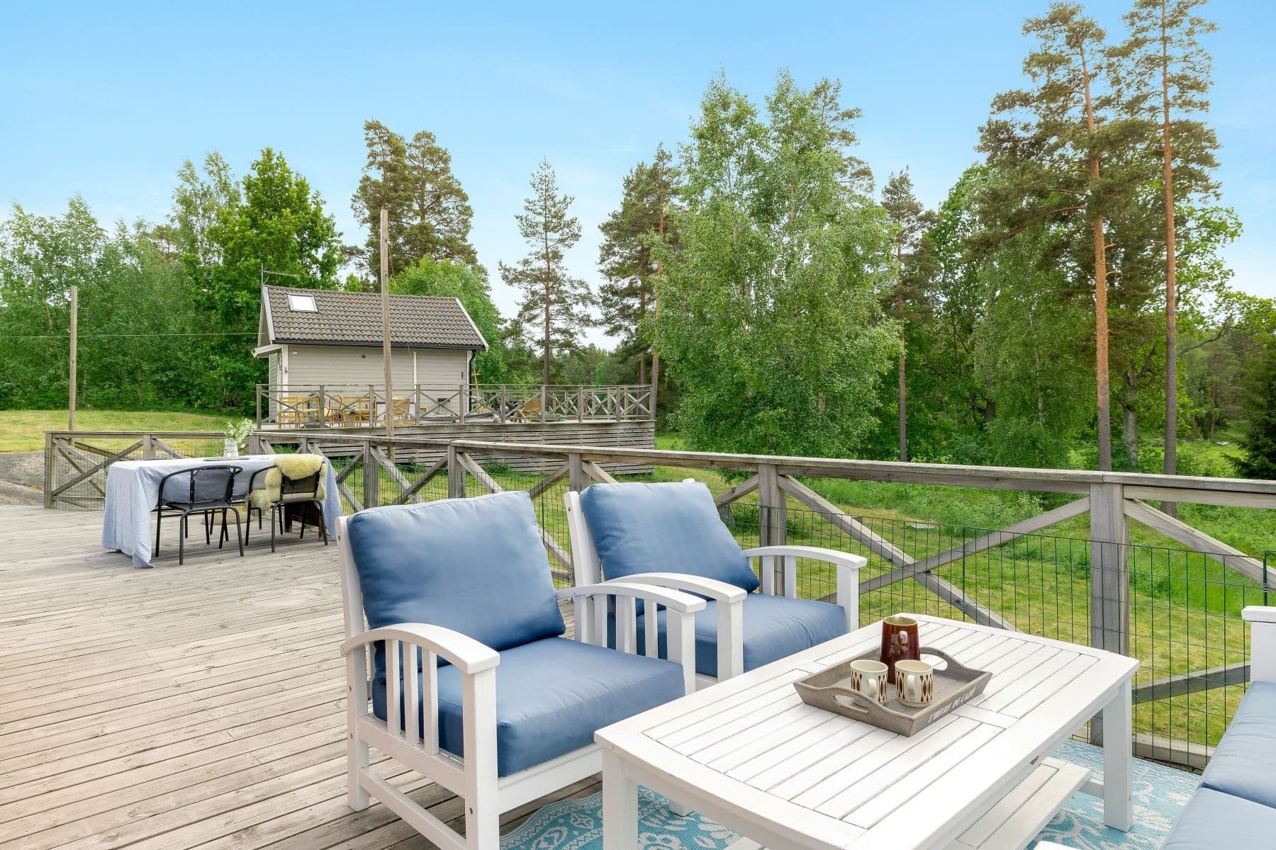 Altanen till huvudbyggnaden