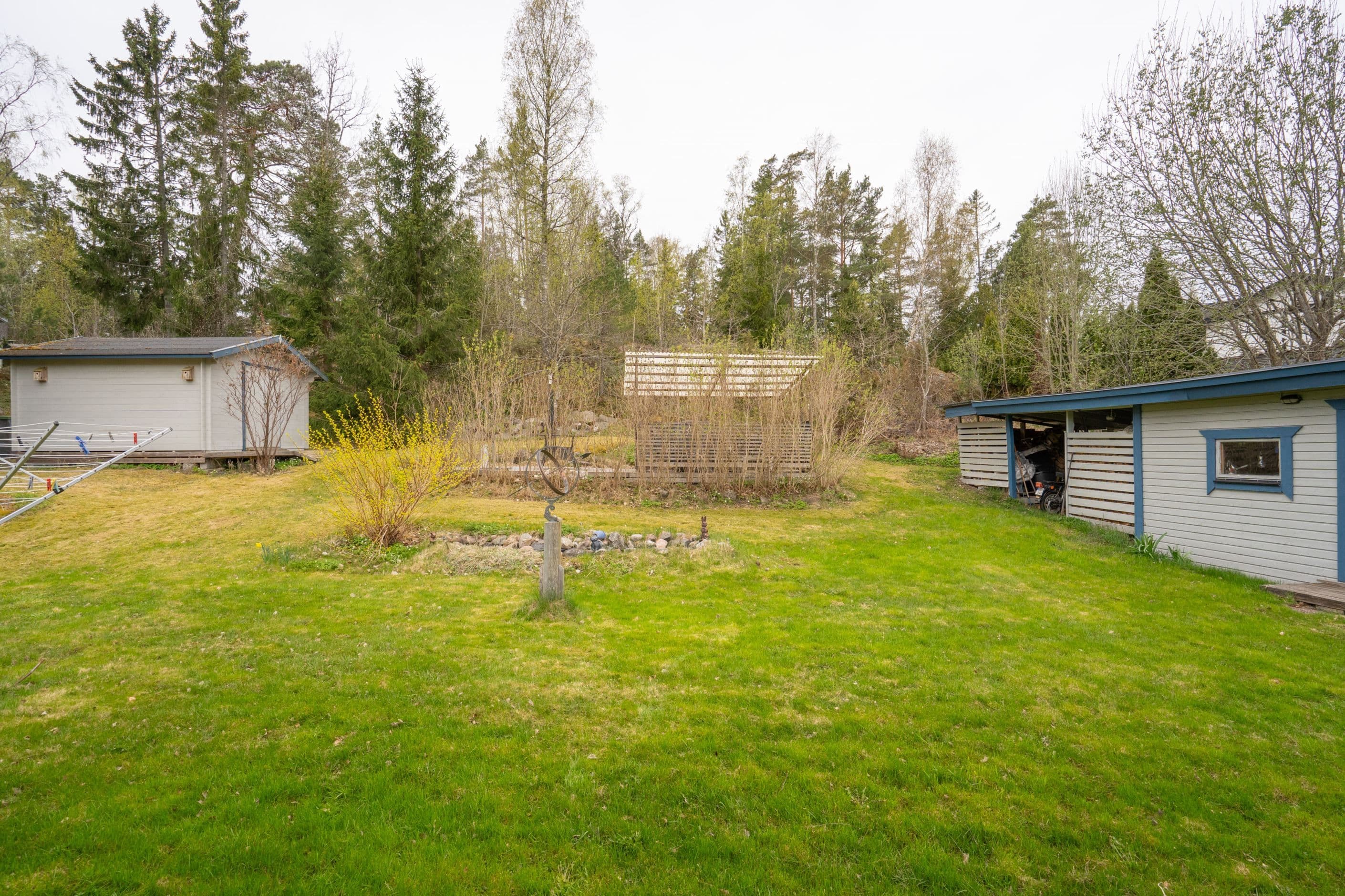 Vacker trädgårdstomt