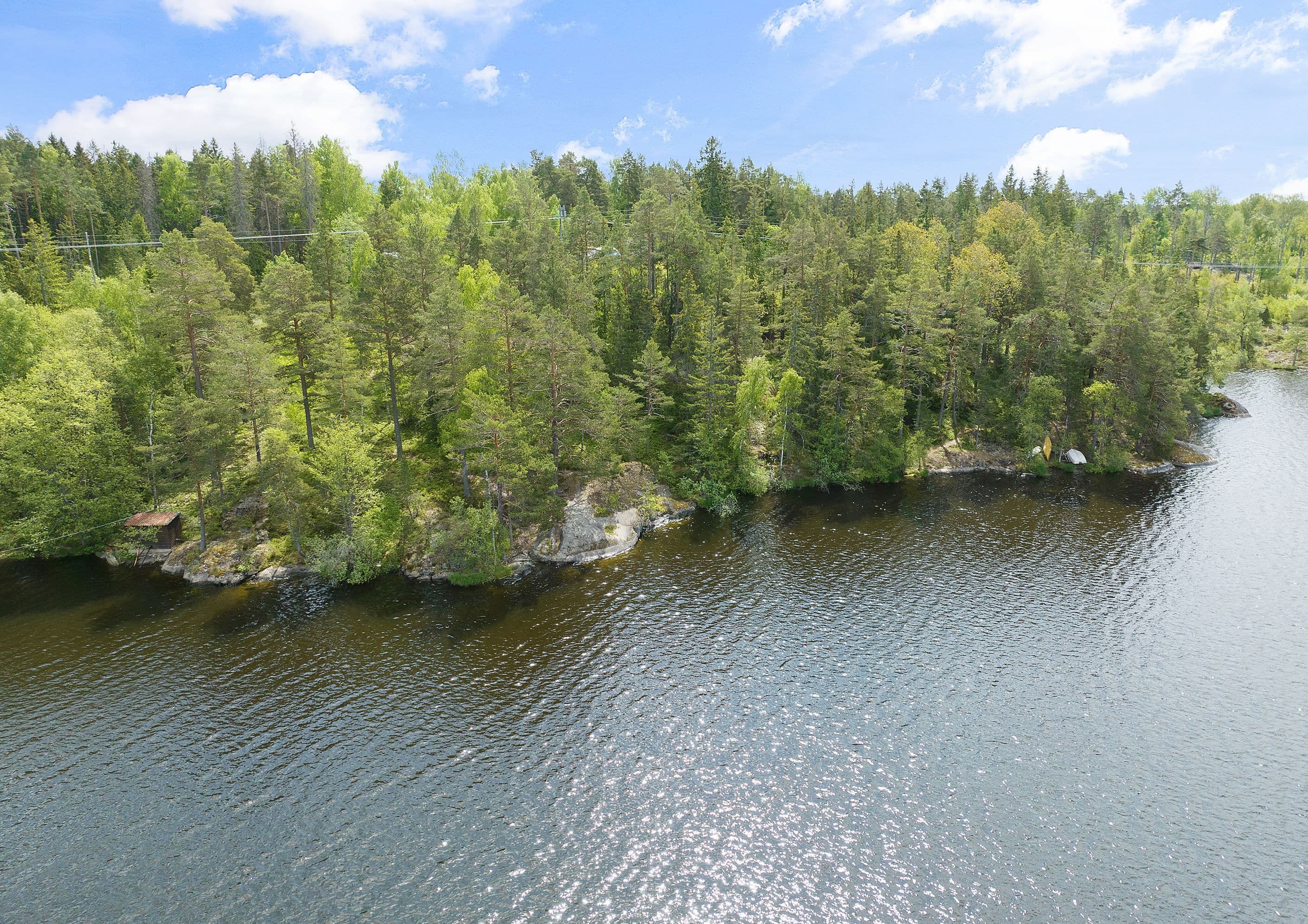 Närliggande insjö