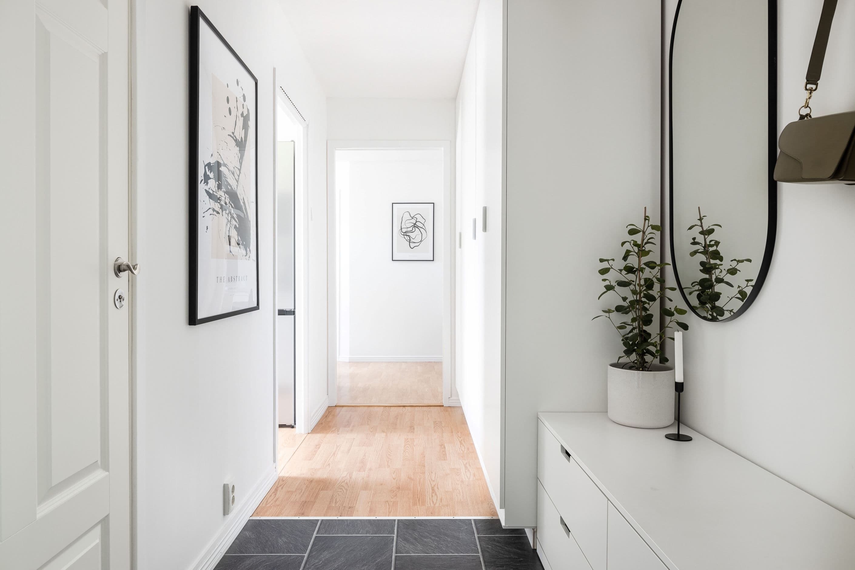 Välkomnande hall, förvaring från ett flertal garderober
