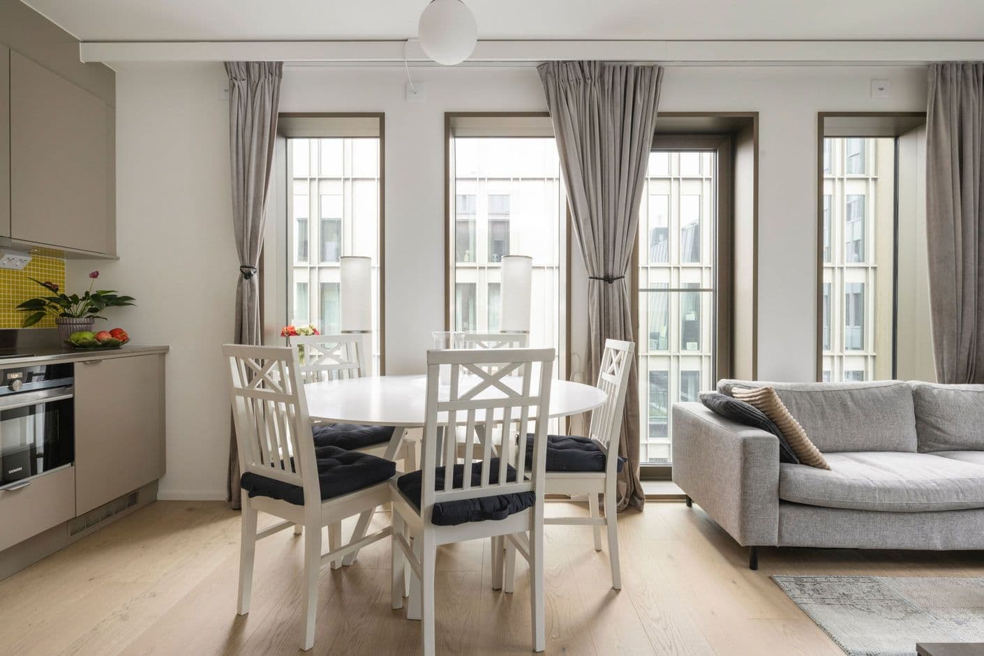 Emmy rappes gata 2, 9 tr