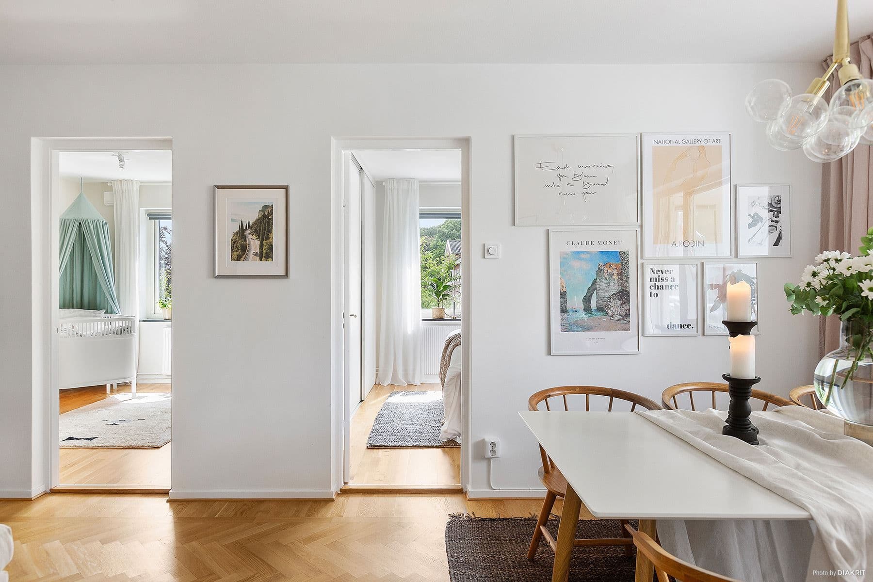 De båda sovrummen har bra storlek och nås från vardagsrummet